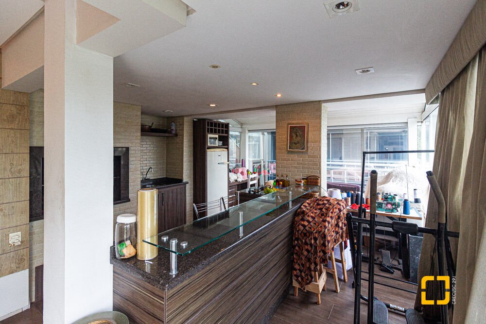 Apartamento com 146m², 5 quartos (sendo 2 suítes), 1 garagem, no bairro Jurerê Internacional em Florianópolis