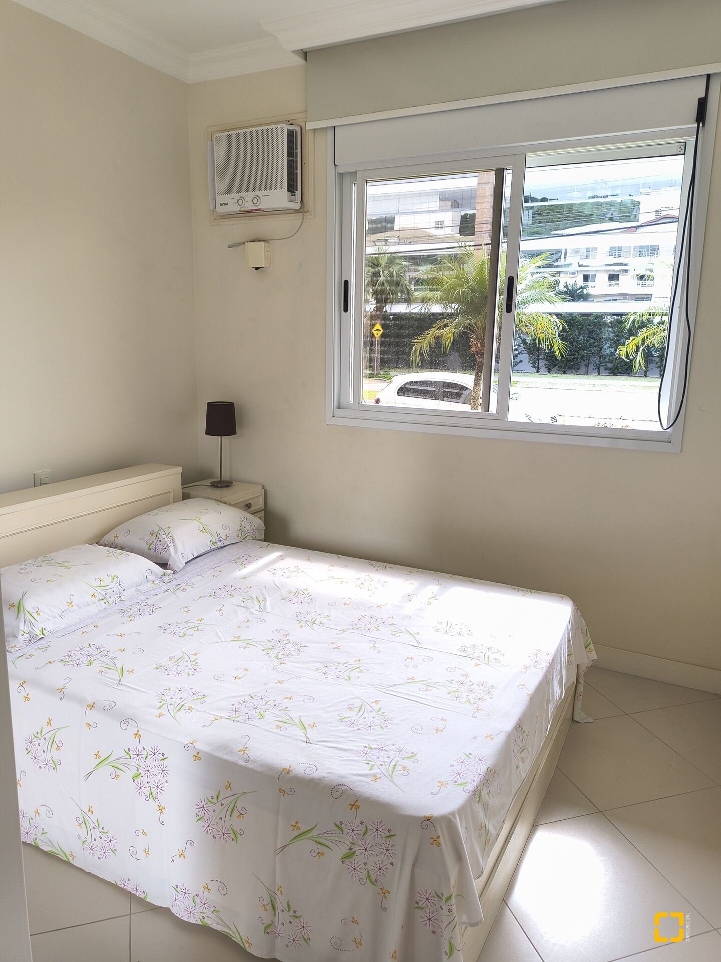 Apartamento com 122m², 5 quartos (sendo 2 suítes), 2 garagens, no bairro Jurerê Internacional em Florianópolis