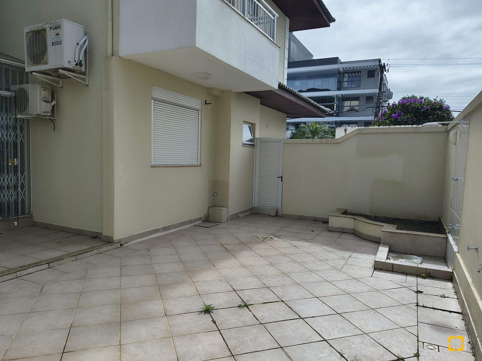 Apartamento com 122m², 5 quartos (sendo 2 suítes), 2 garagens, no bairro Jurerê Internacional em Florianópolis