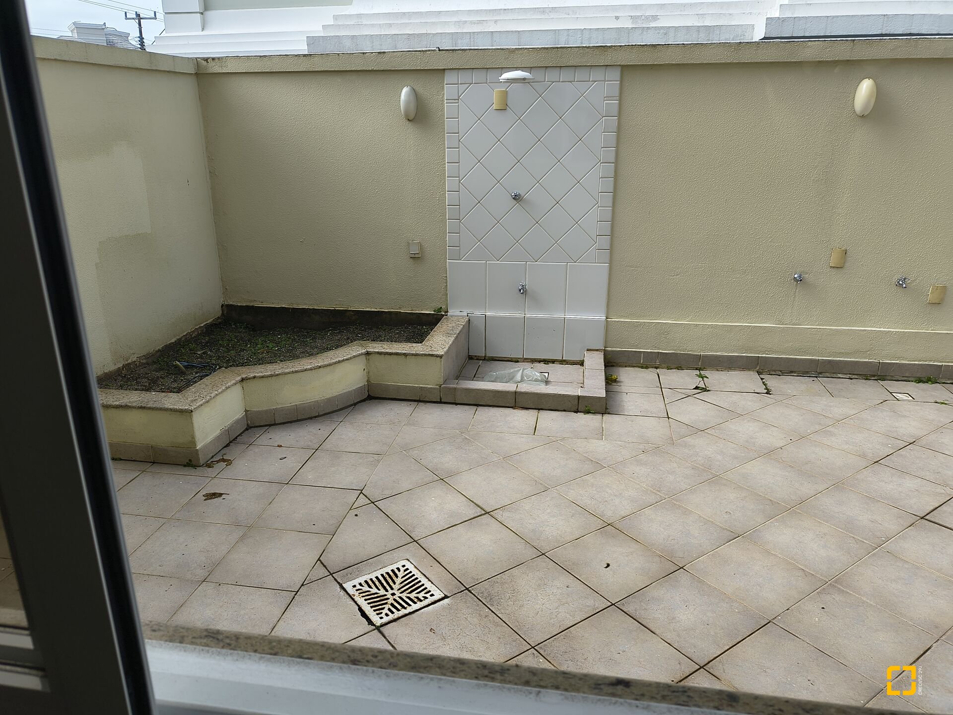 Apartamento com 122m², 5 quartos (sendo 2 suítes), 2 garagens, no bairro Jurerê Internacional em Florianópolis