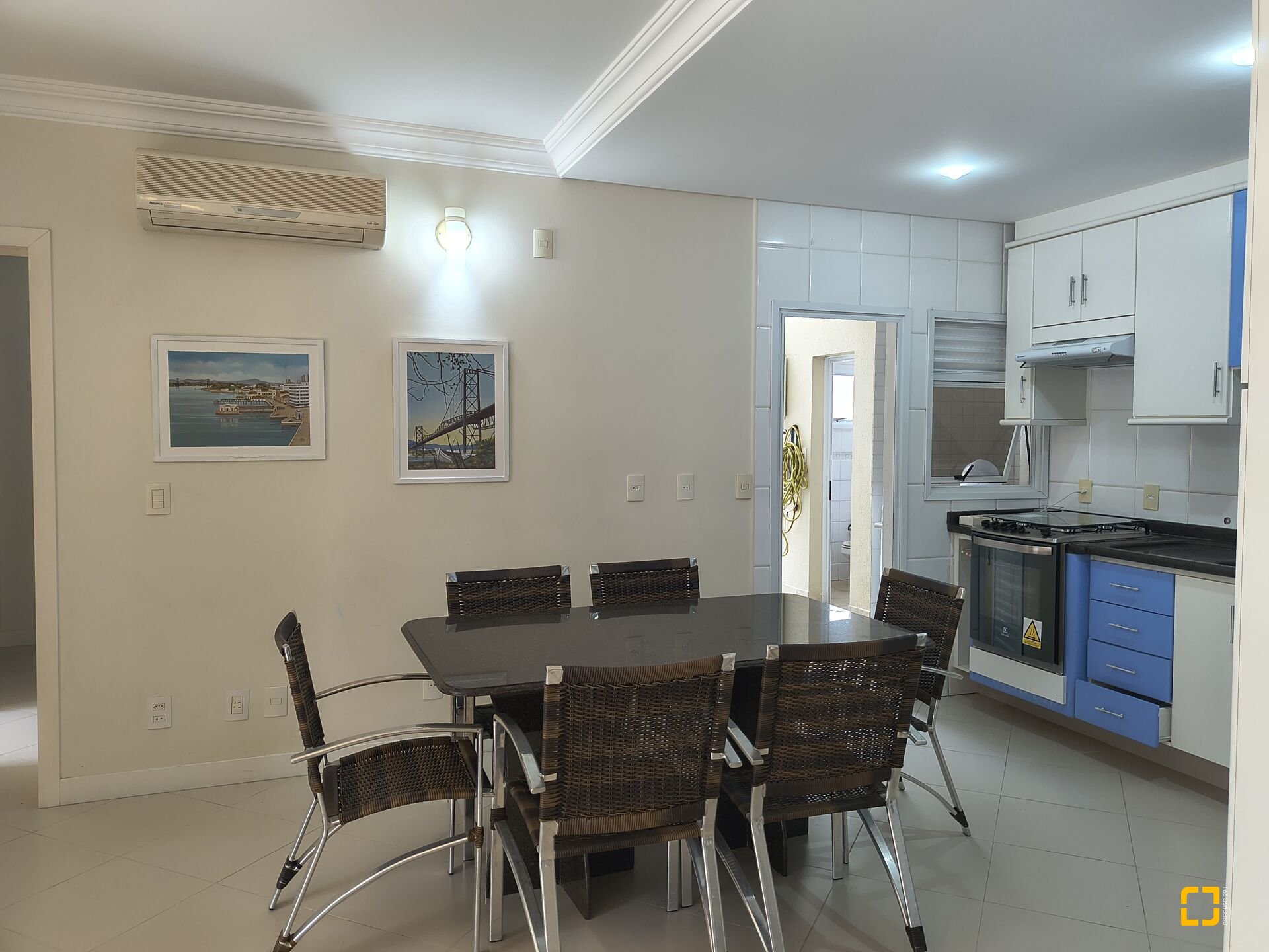 Apartamento com 122m², 5 quartos (sendo 2 suítes), 2 garagens, no bairro Jurerê Internacional em Florianópolis