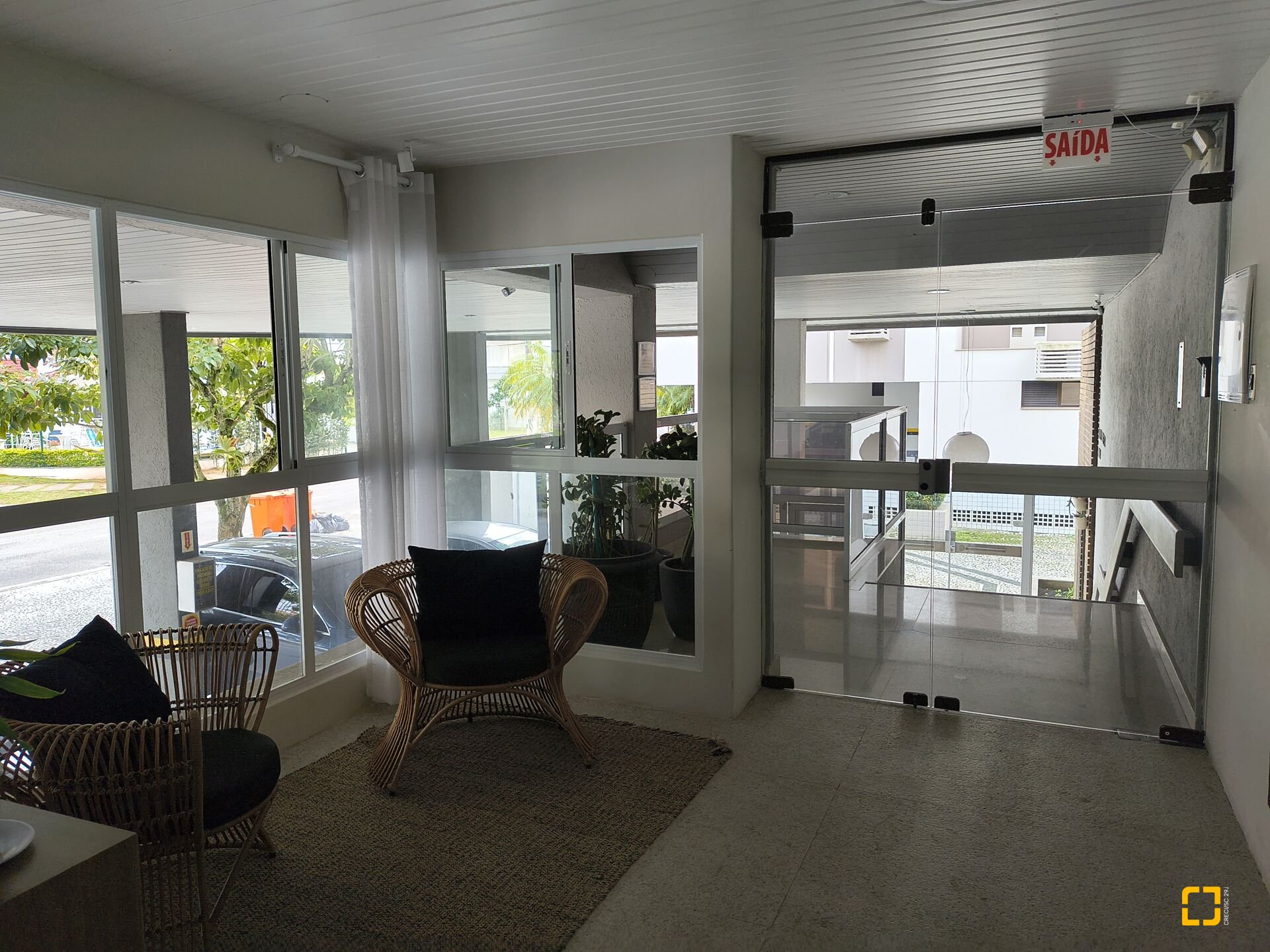 Apartamento com 186m², 5 quartos (sendo 1 suíte), 2 garagens, no bairro Jurerê Internacional em Florianópolis