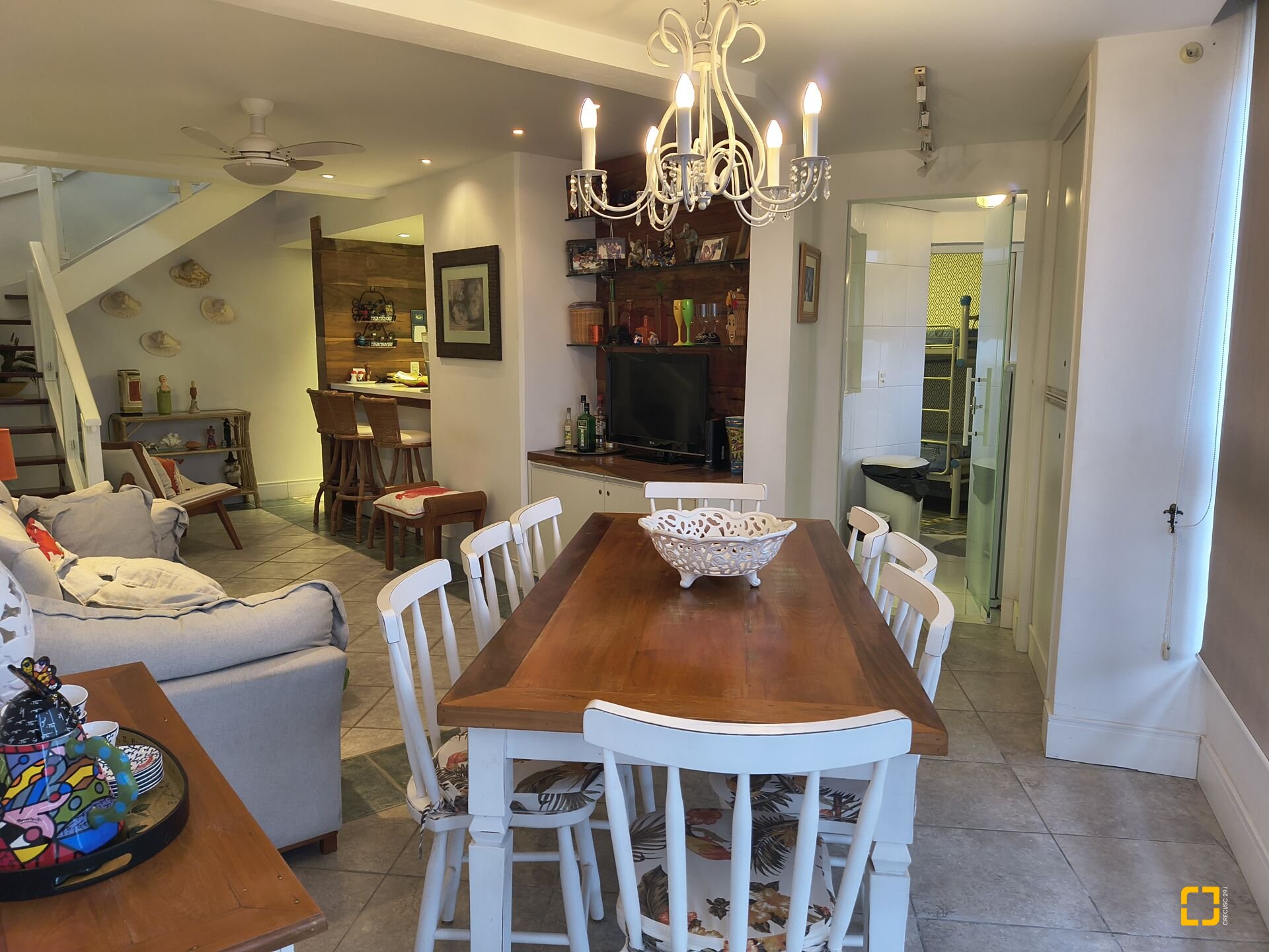 Apartamento com 186m², 5 quartos (sendo 1 suíte), 2 garagens, no bairro Jurerê Internacional em Florianópolis