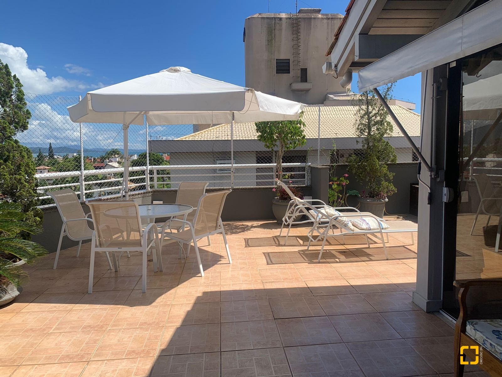 Apartamento com 186m², 5 quartos (sendo 1 suíte), 2 garagens, no bairro Jurerê Internacional em Florianópolis