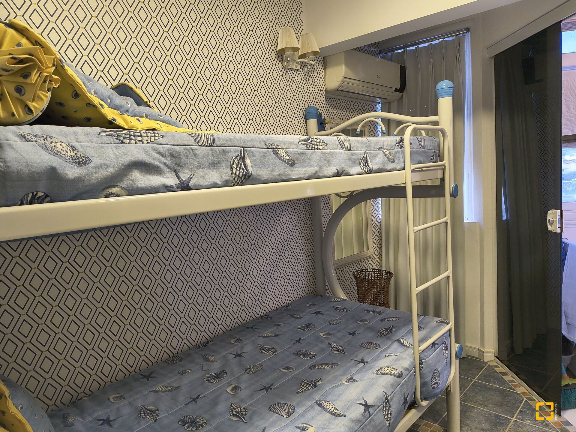 Apartamento com 186m², 5 quartos (sendo 1 suíte), 2 garagens, no bairro Jurerê Internacional em Florianópolis