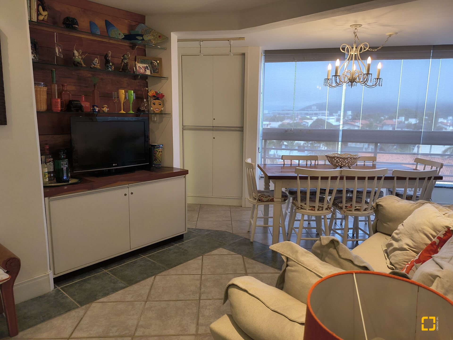 Apartamento com 186m², 5 quartos (sendo 1 suíte), 2 garagens, no bairro Jurerê Internacional em Florianópolis