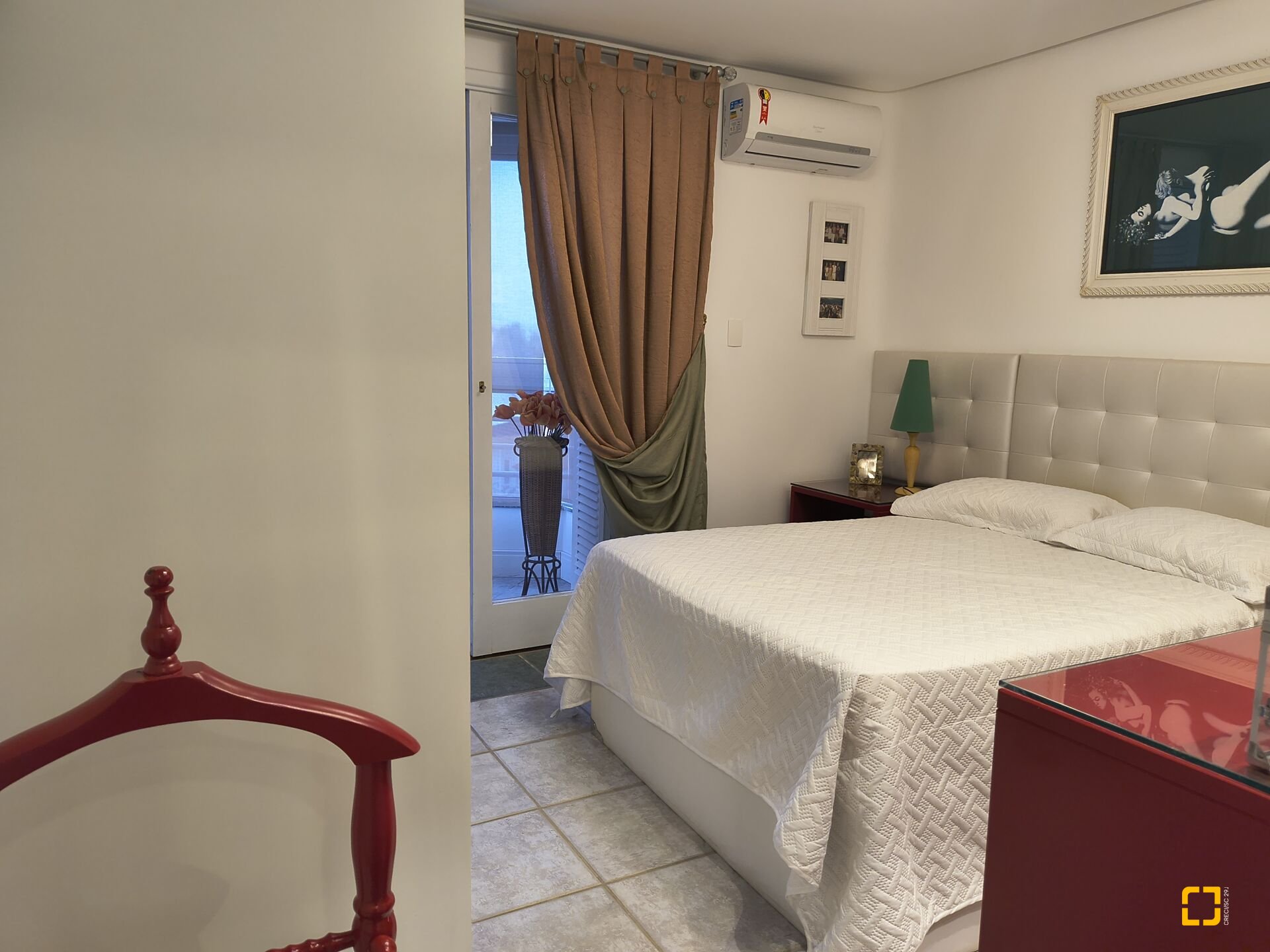 Apartamento com 186m², 5 quartos (sendo 1 suíte), 2 garagens, no bairro Jurerê Internacional em Florianópolis