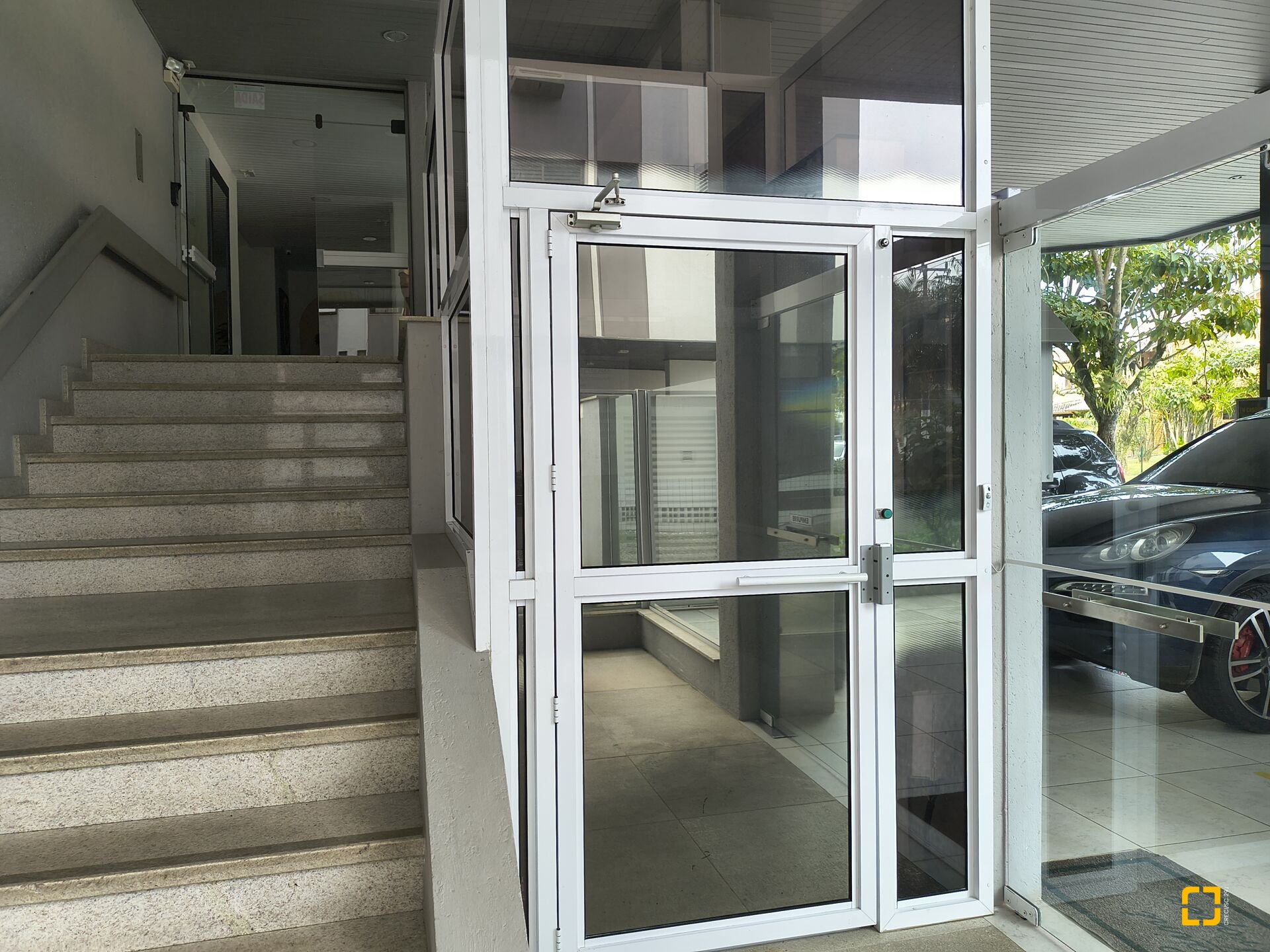 Apartamento com 186m², 5 quartos (sendo 1 suíte), 2 garagens, no bairro Jurerê Internacional em Florianópolis