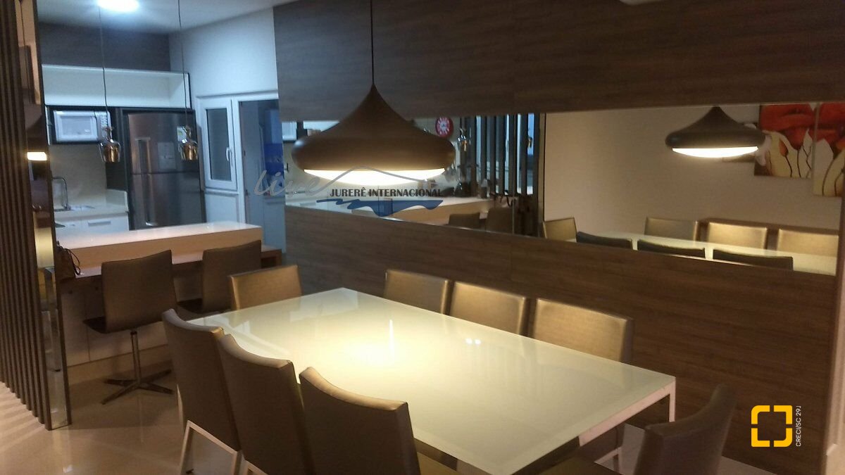 Apartamento com 155m², 6 quartos (sendo 3 suítes), 2 garagens, no bairro Jurerê Internacional em Florianópolis