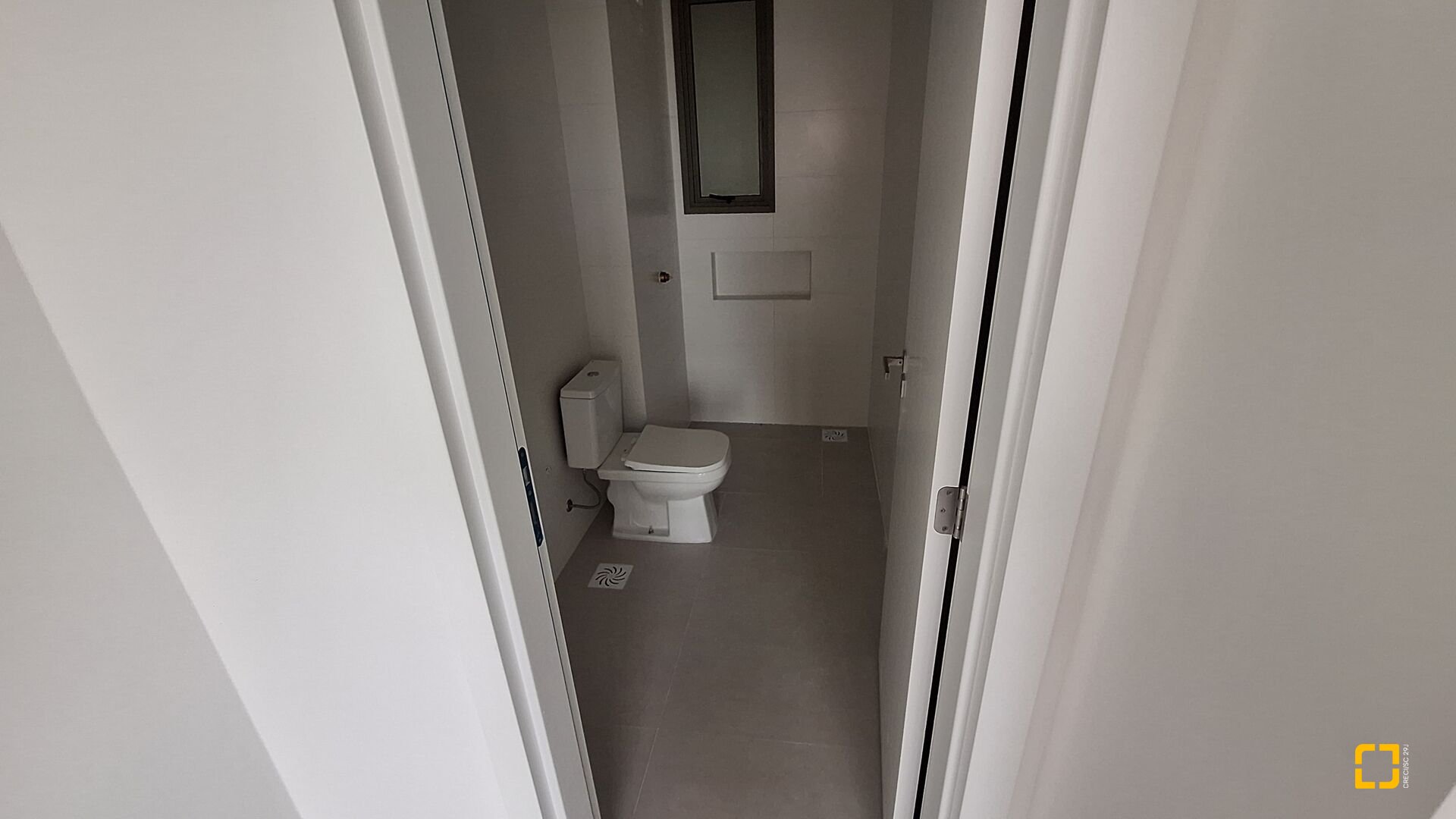 Apartamento com 74m², 4 quartos (sendo 2 suítes), 2 garagens, no bairro Jurerê Internacional em Florianópolis