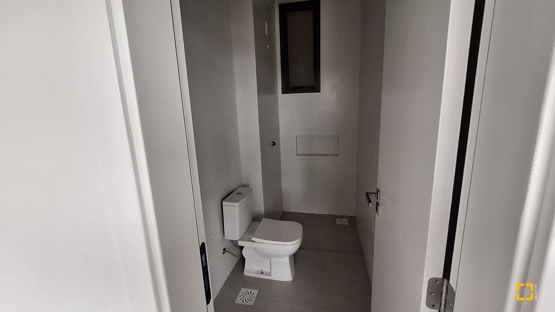 Apartamento com 74m², 4 quartos (sendo 2 suítes), 2 garagens, no bairro Jurerê Internacional em Florianópolis