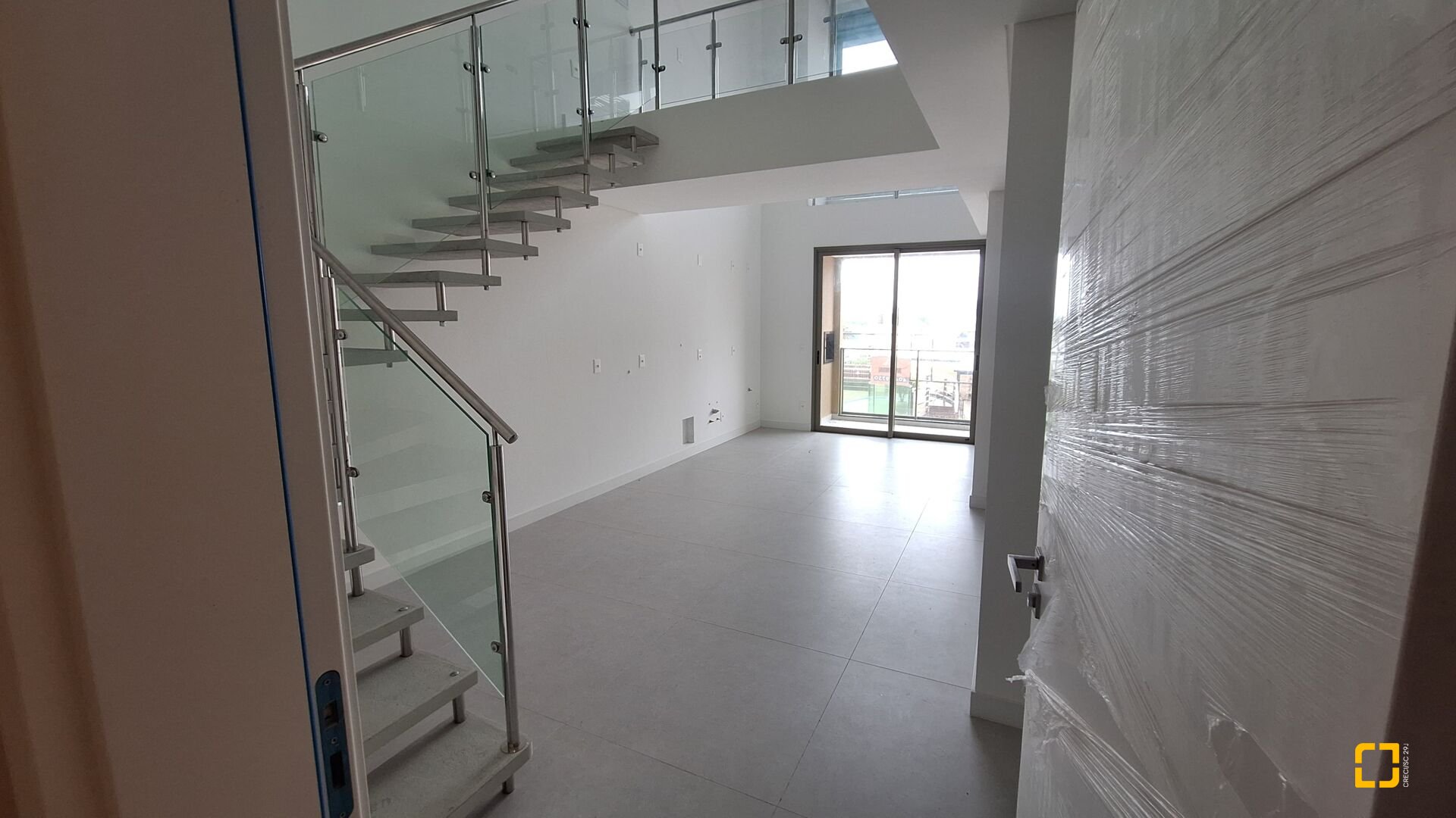 Apartamento com 74m², 4 quartos (sendo 2 suítes), 2 garagens, no bairro Jurerê Internacional em Florianópolis