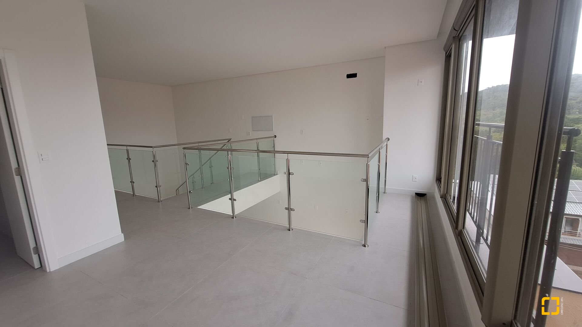 Apartamento com 74m², 4 quartos (sendo 2 suítes), 2 garagens, no bairro Jurerê Internacional em Florianópolis