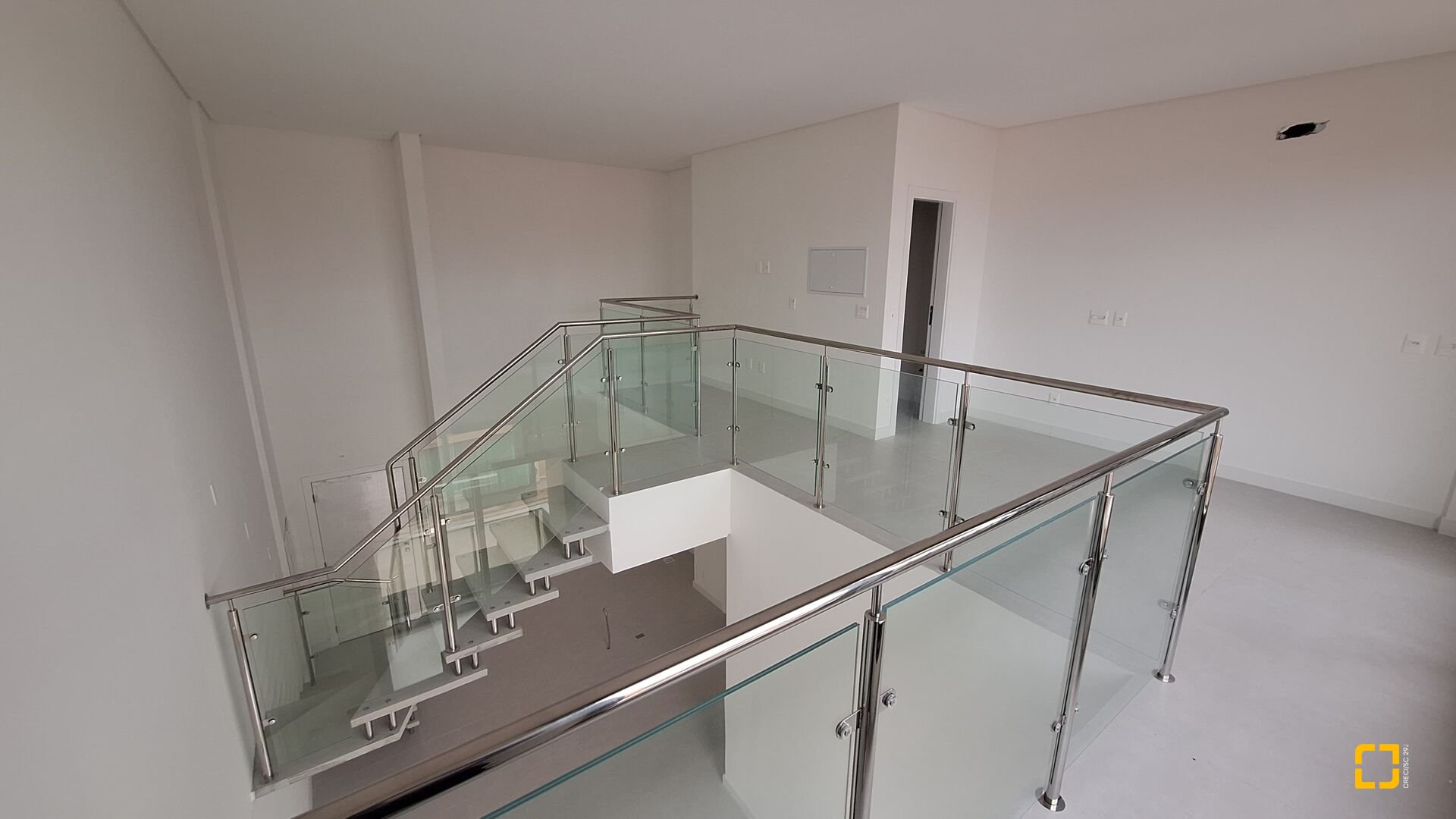 Apartamento com 74m², 4 quartos (sendo 2 suítes), 2 garagens, no bairro Jurerê Internacional em Florianópolis