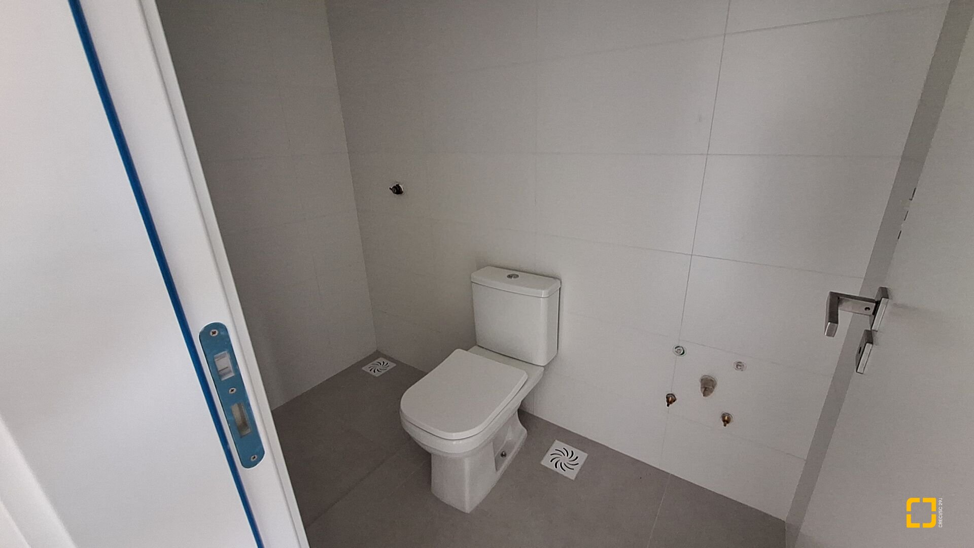 Apartamento com 74m², 4 quartos (sendo 2 suítes), 2 garagens, no bairro Jurerê Internacional em Florianópolis