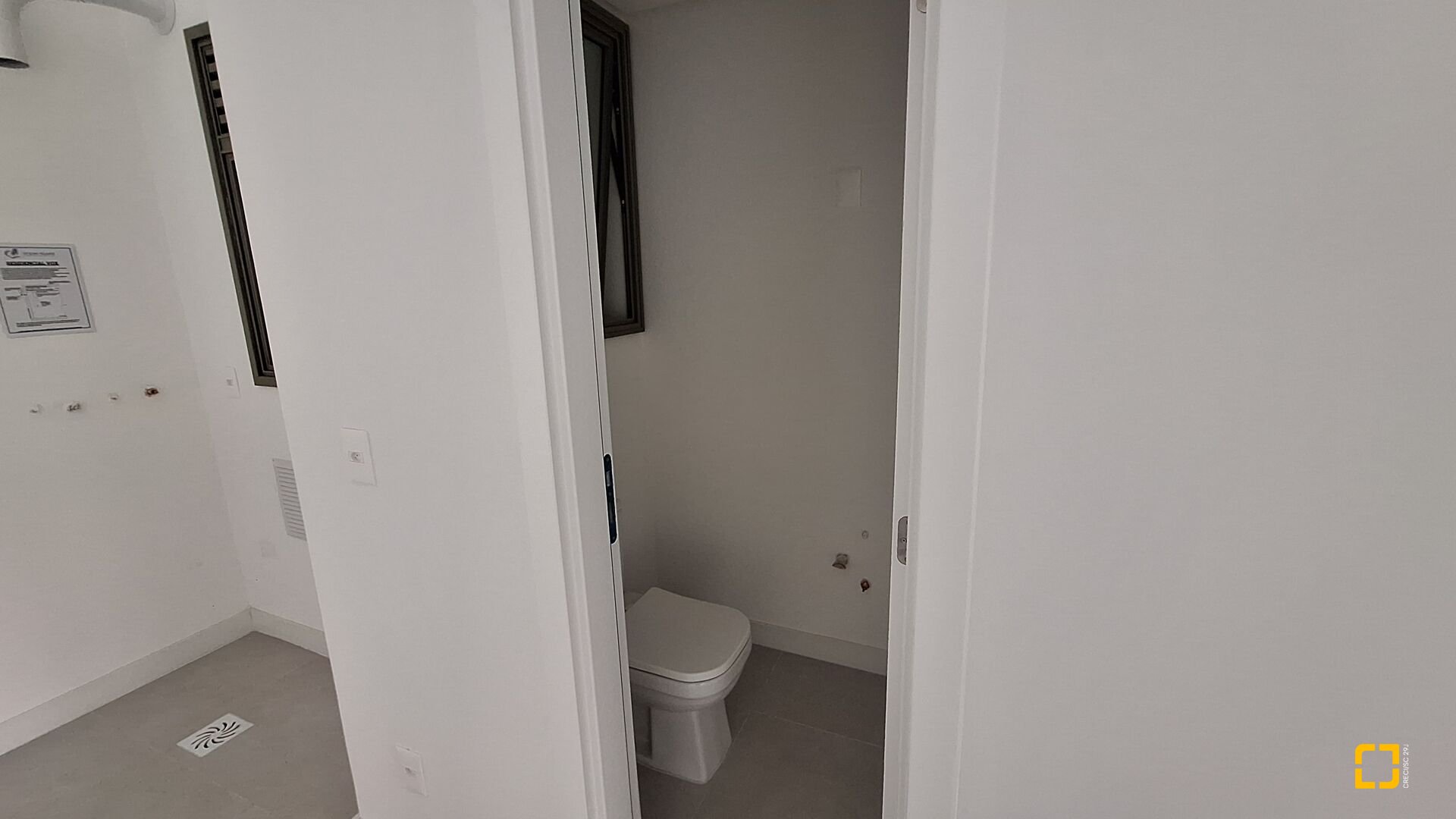 Apartamento com 74m², 4 quartos (sendo 2 suítes), 2 garagens, no bairro Jurerê Internacional em Florianópolis