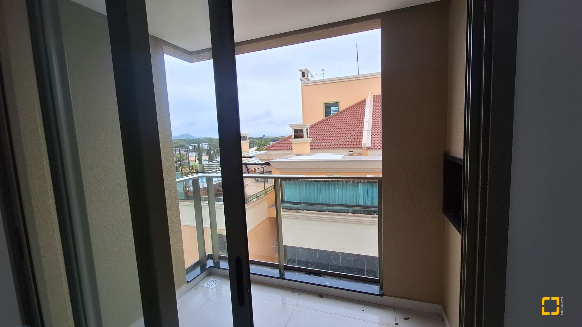 Apartamento com 74m², 4 quartos (sendo 2 suítes), 2 garagens, no bairro Jurerê Internacional em Florianópolis