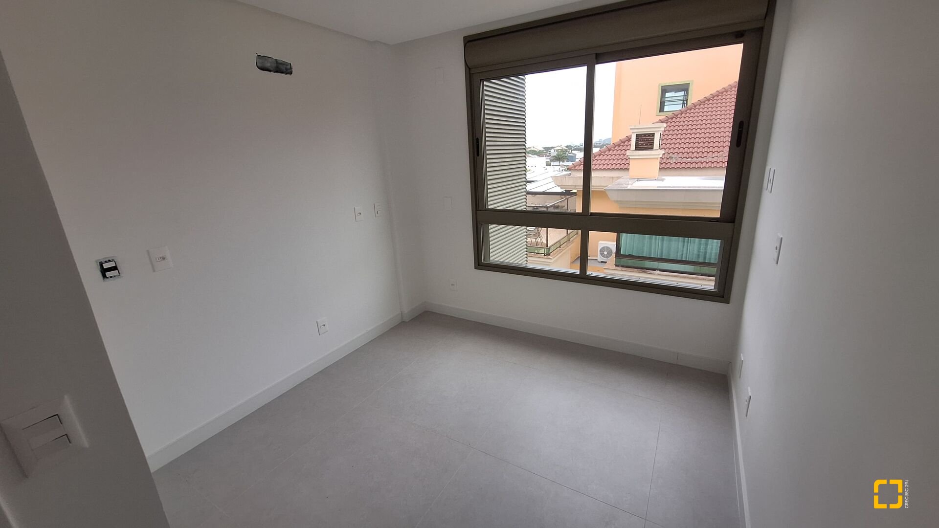 Apartamento com 74m², 4 quartos (sendo 2 suítes), 2 garagens, no bairro Jurerê Internacional em Florianópolis