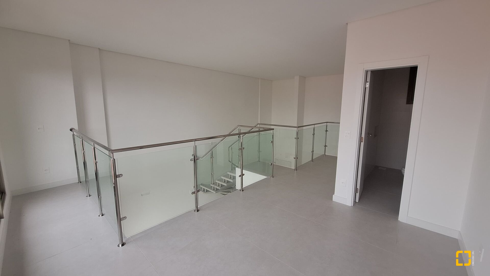 Apartamento com 74m², 4 quartos (sendo 2 suítes), 2 garagens, no bairro Jurerê Internacional em Florianópolis