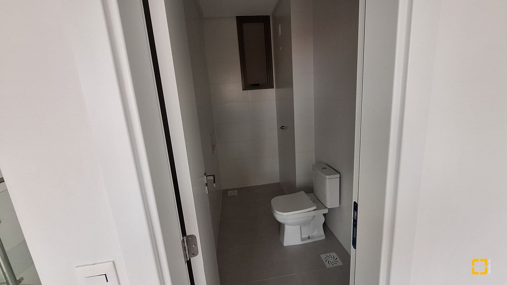 Apartamento com 74m², 4 quartos (sendo 2 suítes), 2 garagens, no bairro Jurerê Internacional em Florianópolis