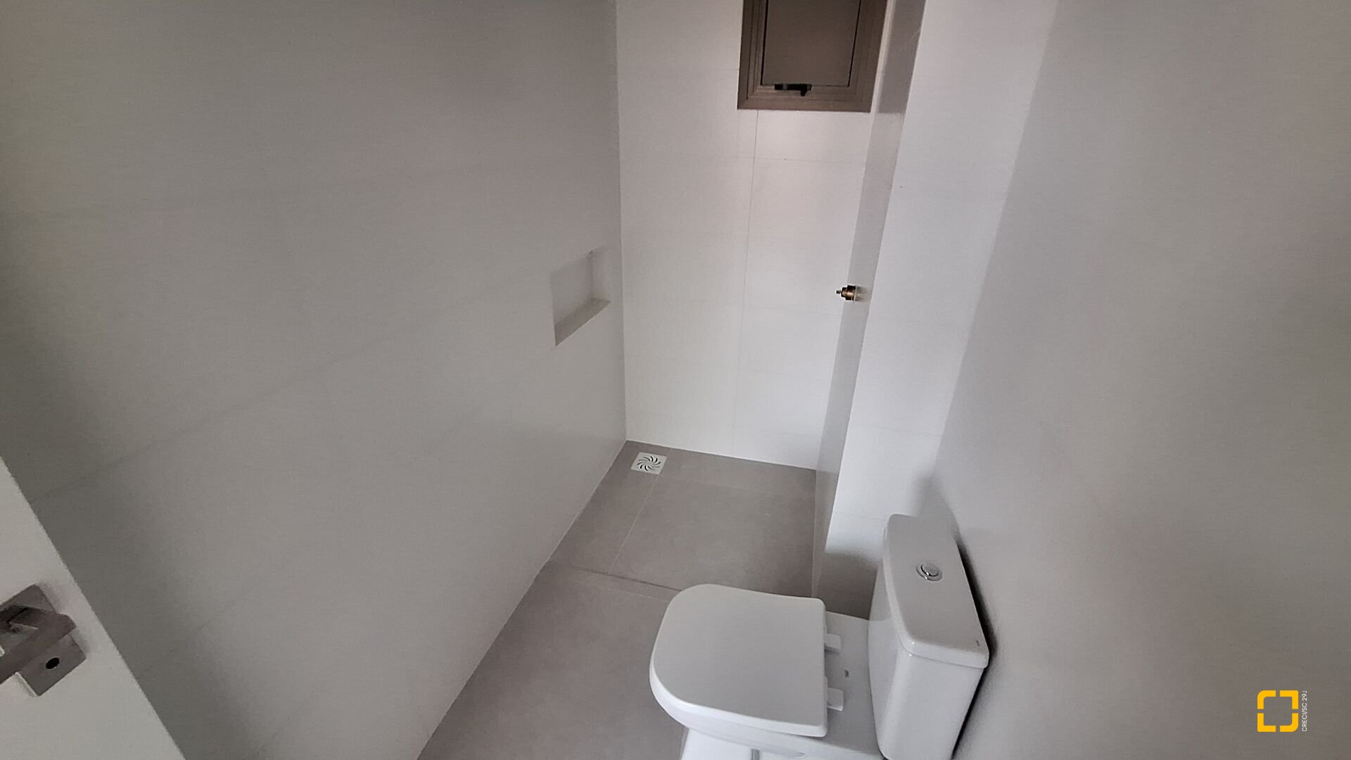 Apartamento com 74m², 4 quartos (sendo 2 suítes), 2 garagens, no bairro Jurerê Internacional em Florianópolis