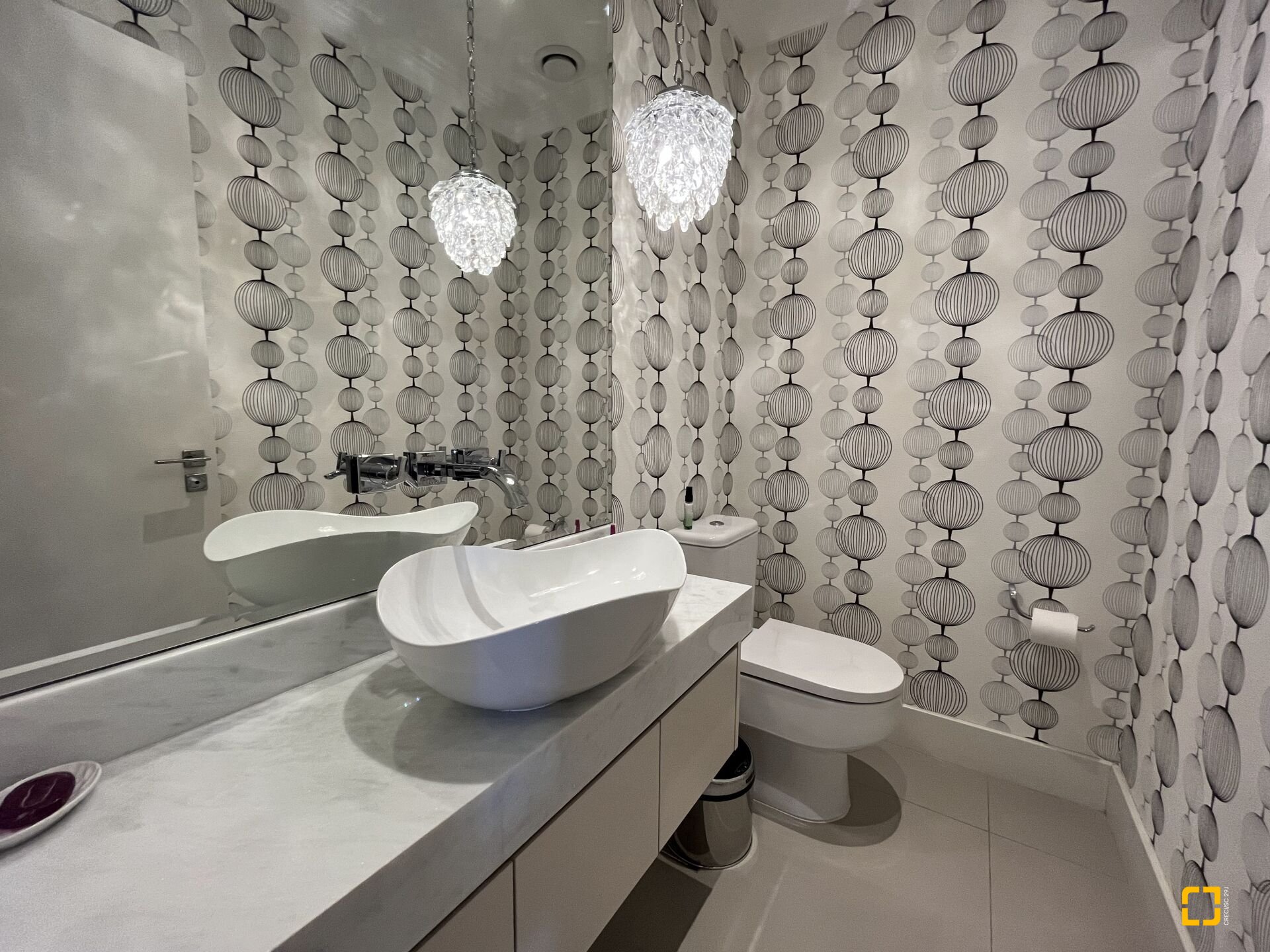Apartamento com 147m², 4 quartos (sendo 2 suítes), 2 garagens, no bairro Jurerê Internacional em Florianópolis