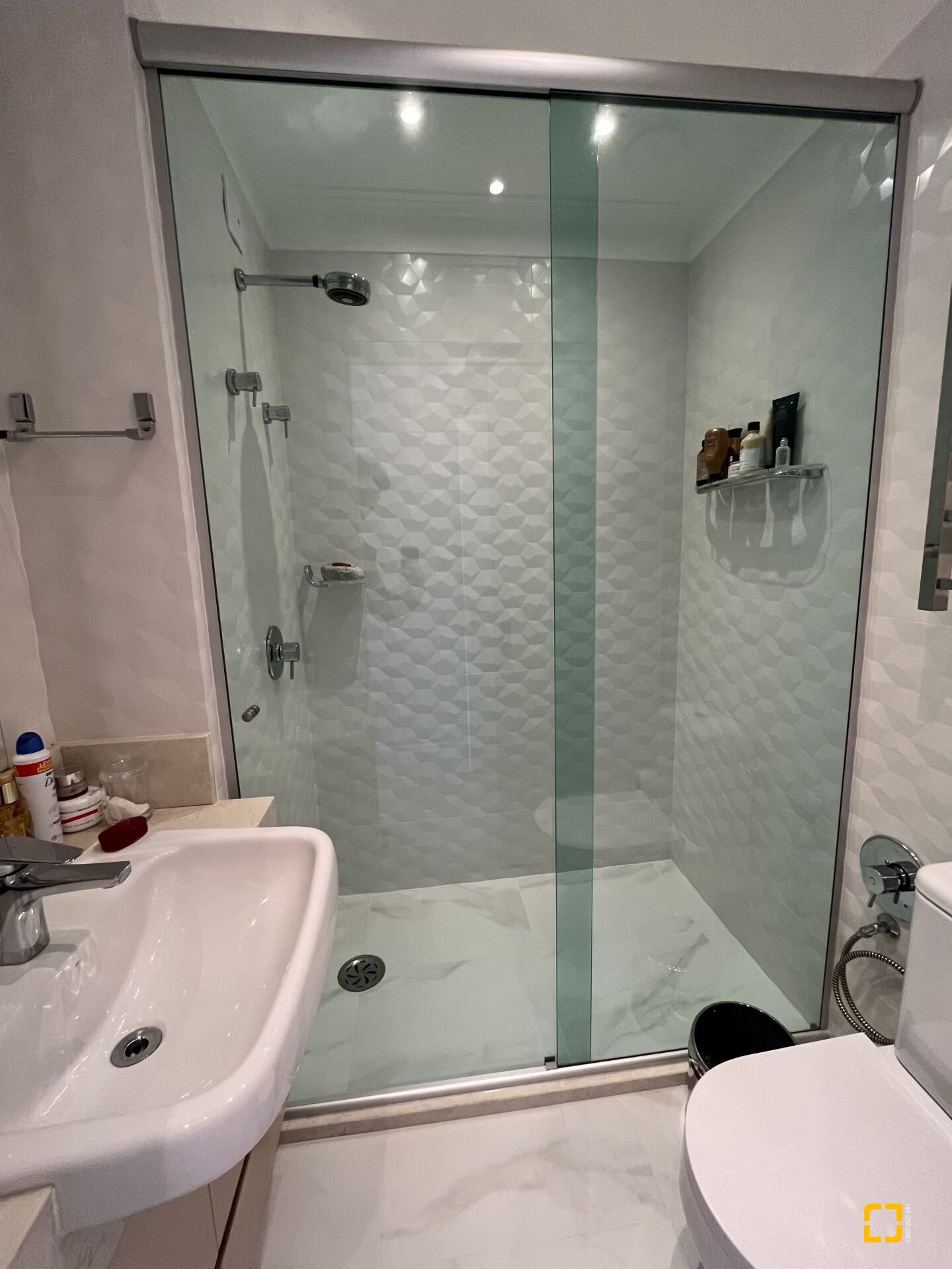 Apartamento com 147m², 4 quartos (sendo 2 suítes), 2 garagens, no bairro Jurerê Internacional em Florianópolis