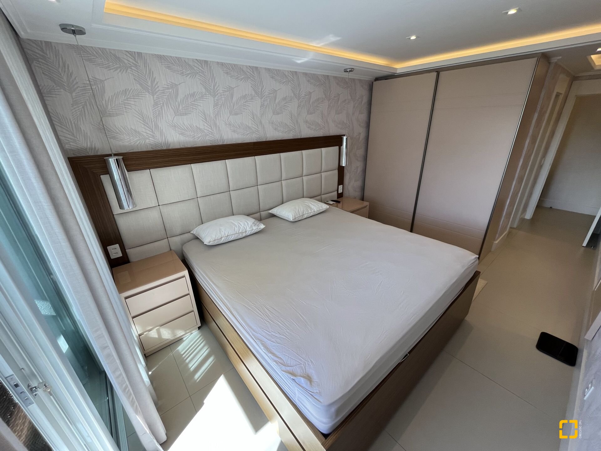 Apartamento com 147m², 4 quartos (sendo 2 suítes), 2 garagens, no bairro Jurerê Internacional em Florianópolis