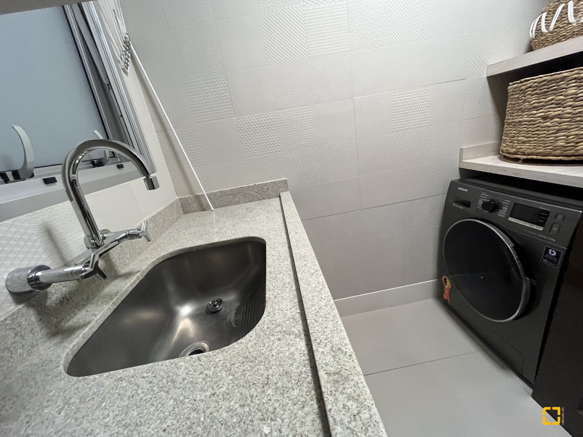 Apartamento com 147m², 4 quartos (sendo 2 suítes), 2 garagens, no bairro Jurerê Internacional em Florianópolis