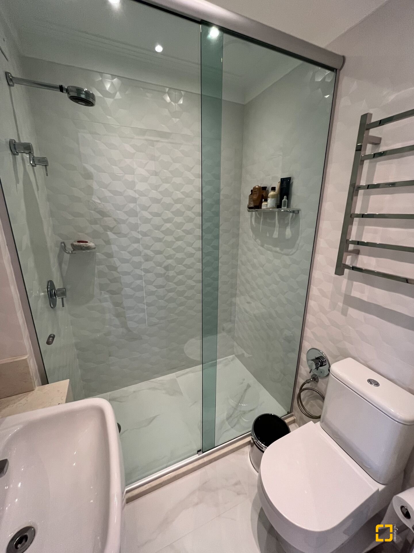 Apartamento com 147m², 4 quartos (sendo 2 suítes), 2 garagens, no bairro Jurerê Internacional em Florianópolis