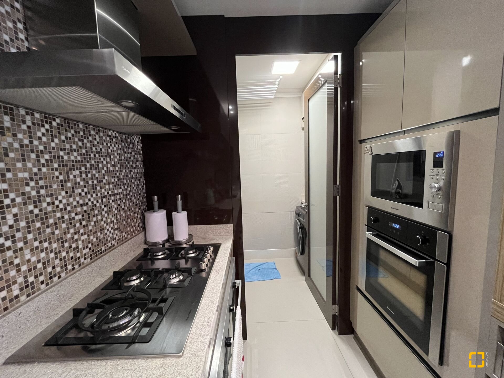 Apartamento com 147m², 4 quartos (sendo 2 suítes), 2 garagens, no bairro Jurerê Internacional em Florianópolis