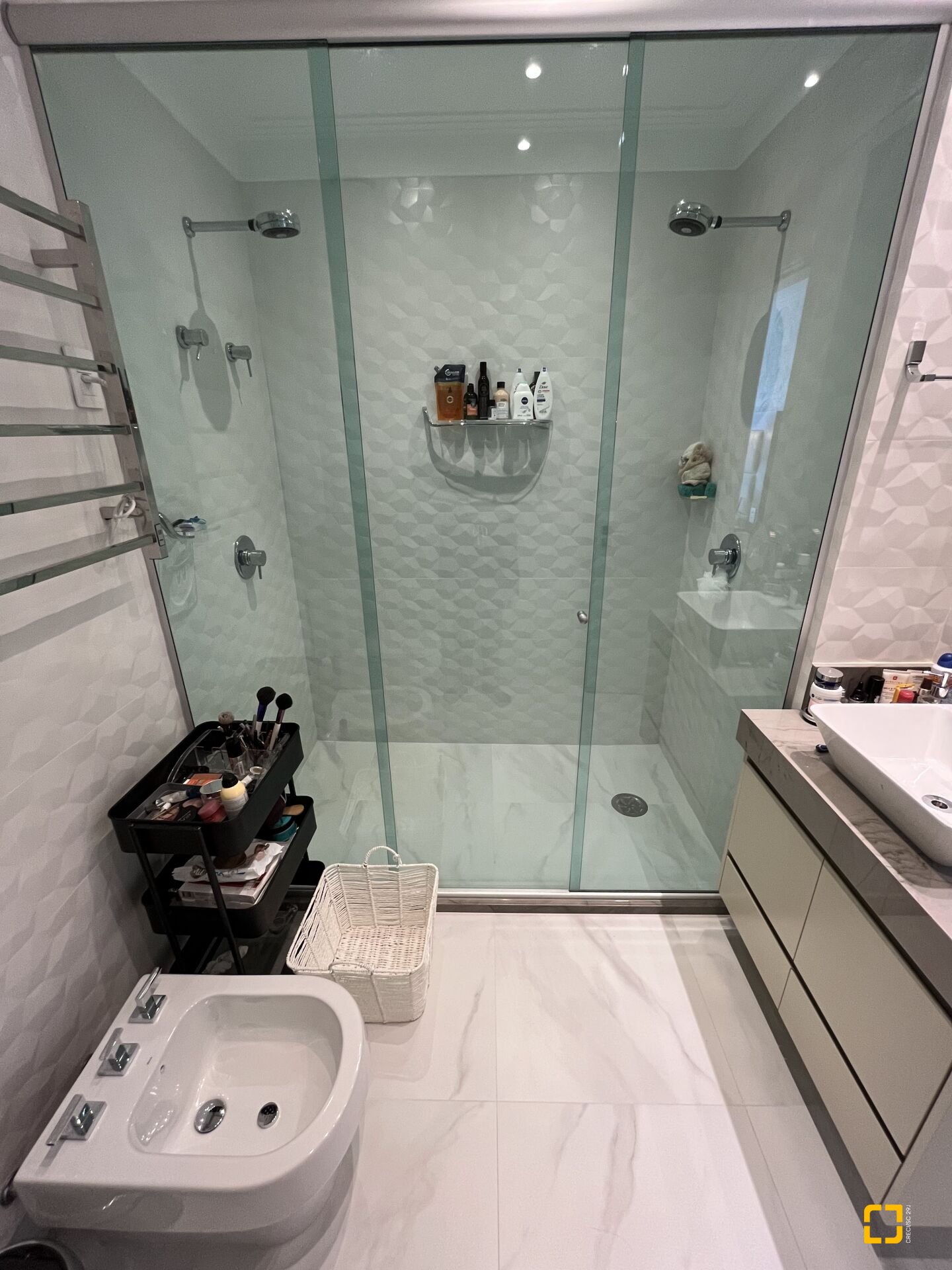 Apartamento com 147m², 4 quartos (sendo 2 suítes), 2 garagens, no bairro Jurerê Internacional em Florianópolis