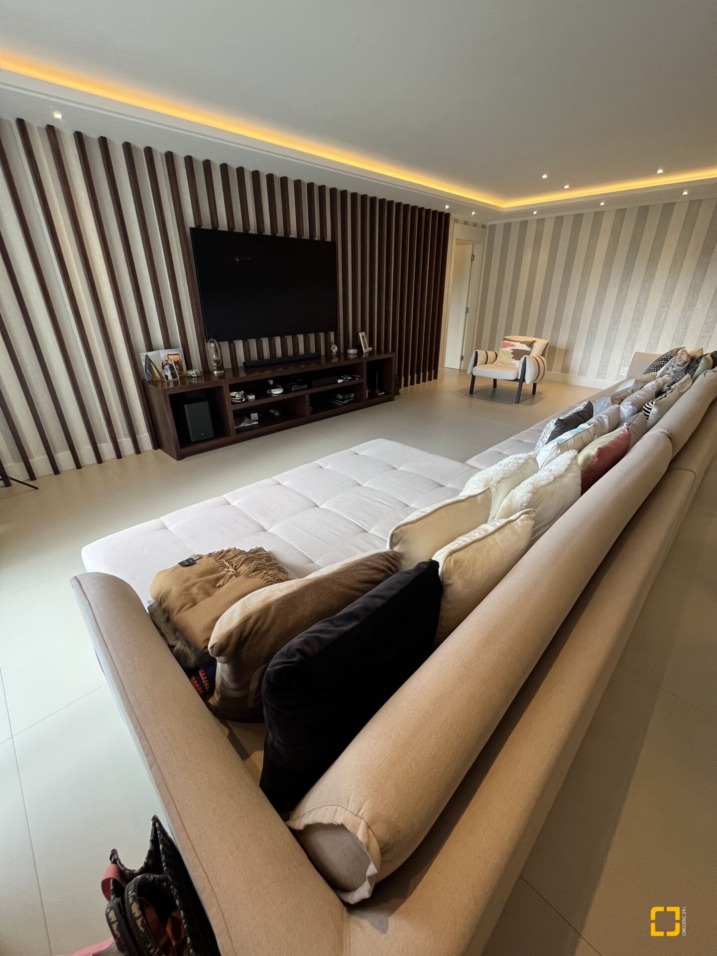Apartamento com 147m², 4 quartos (sendo 2 suítes), 2 garagens, no bairro Jurerê Internacional em Florianópolis