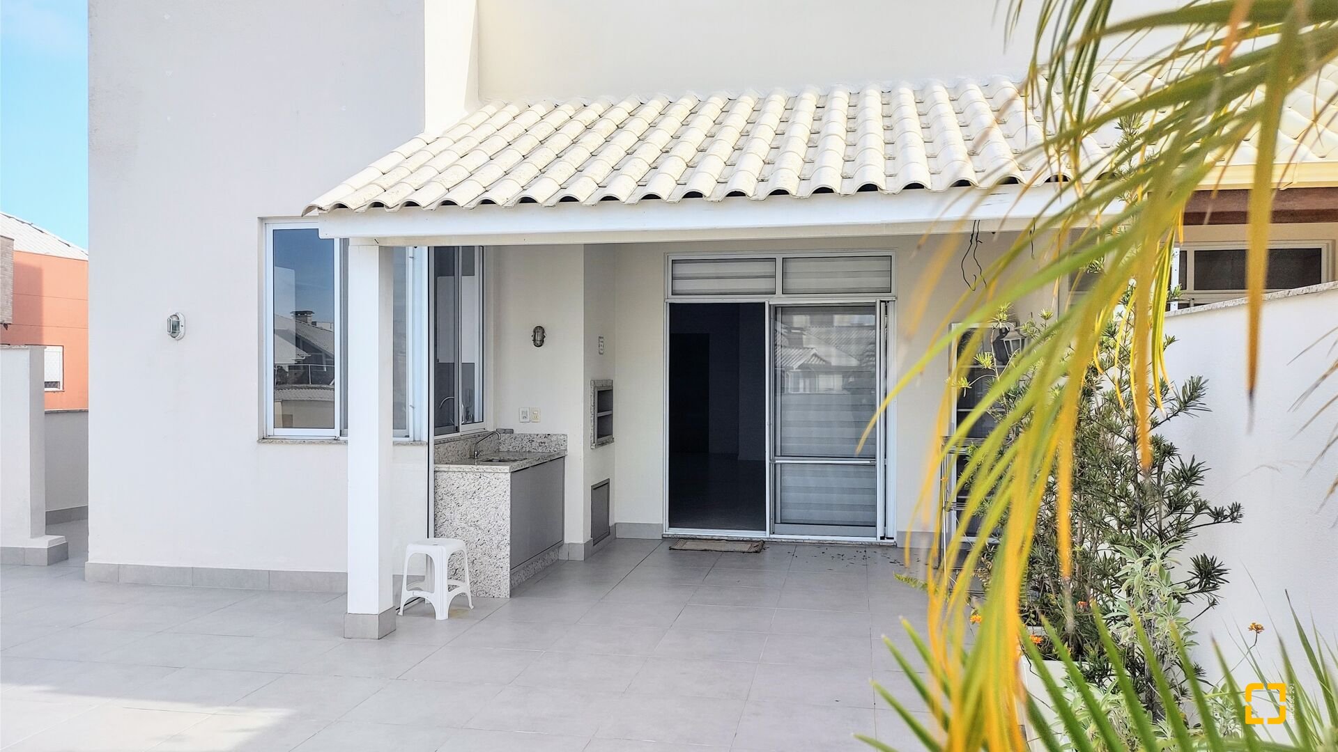 Cobertura com 178m², 3 quartos (sendo 1 suíte), 2 garagens, no bairro Ingleses Norte em Florianópolis