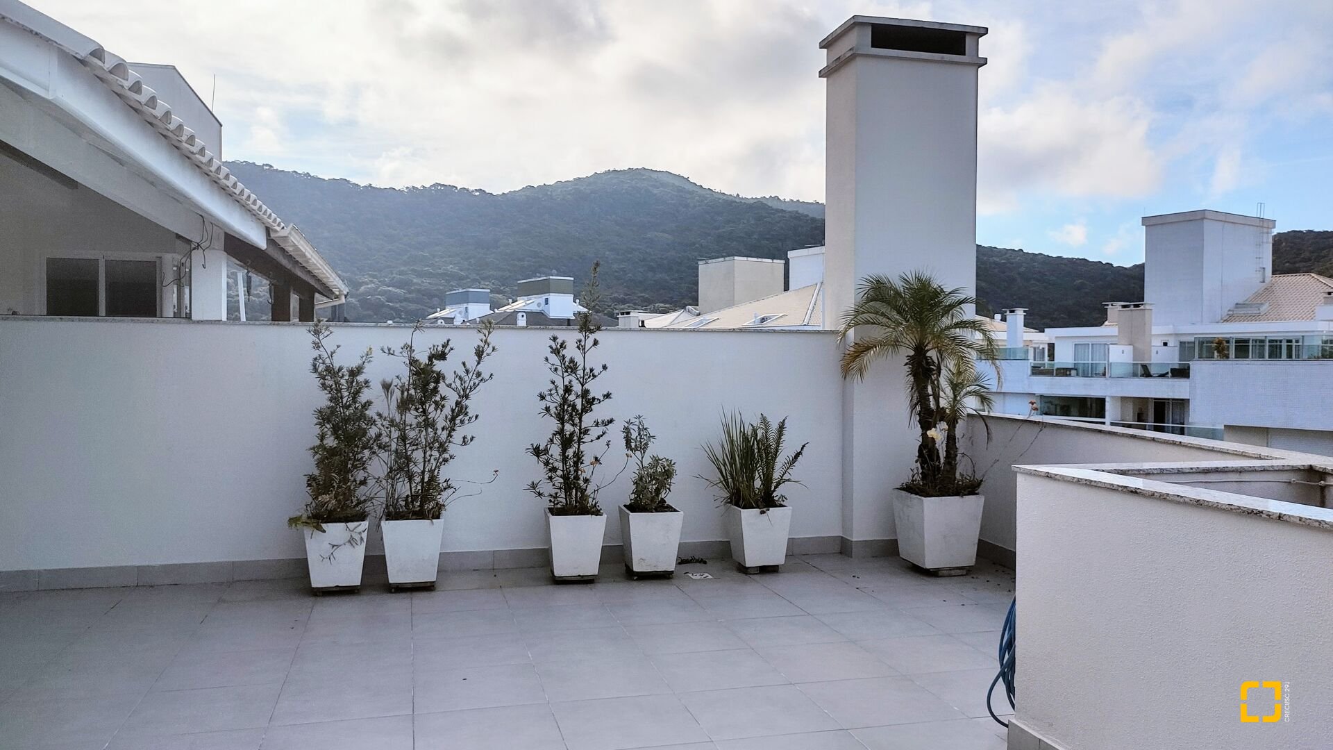 Cobertura com 178m², 3 quartos (sendo 1 suíte), 2 garagens, no bairro Ingleses Norte em Florianópolis