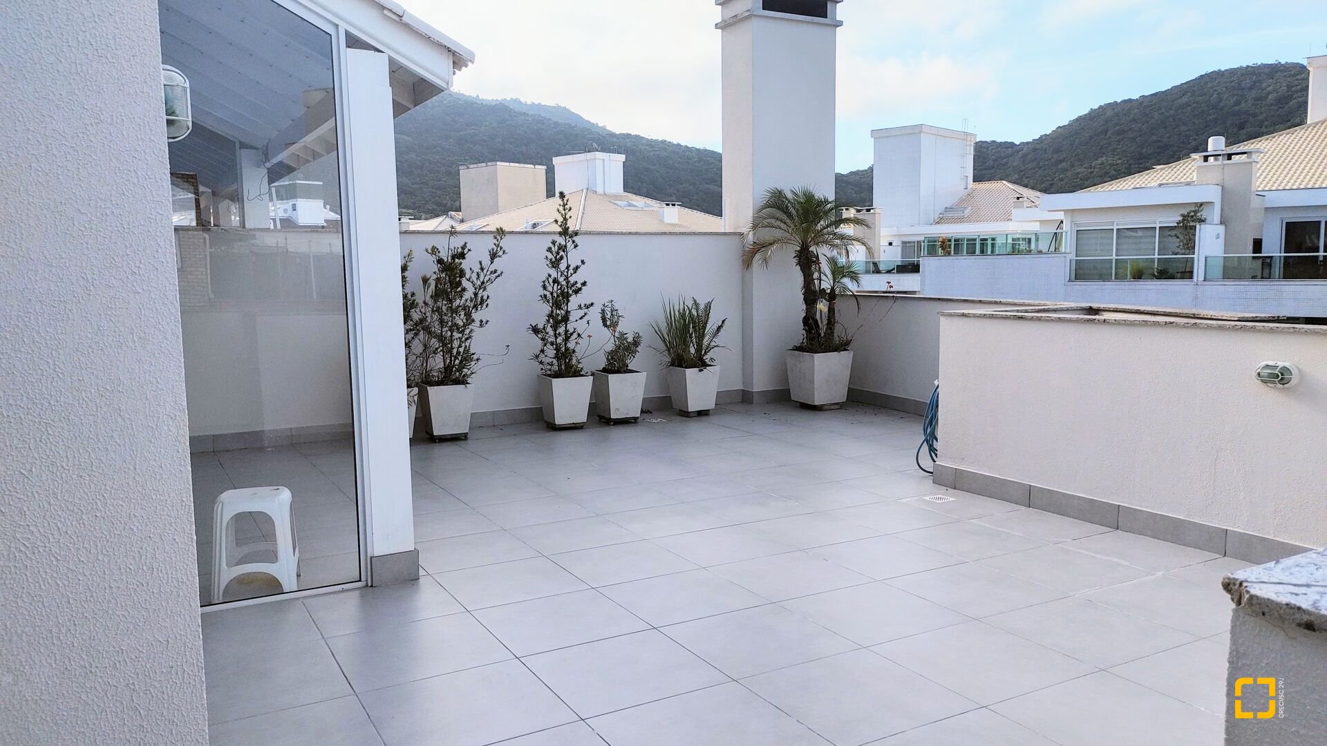 Cobertura com 178m², 3 quartos (sendo 1 suíte), 2 garagens, no bairro Ingleses Norte em Florianópolis