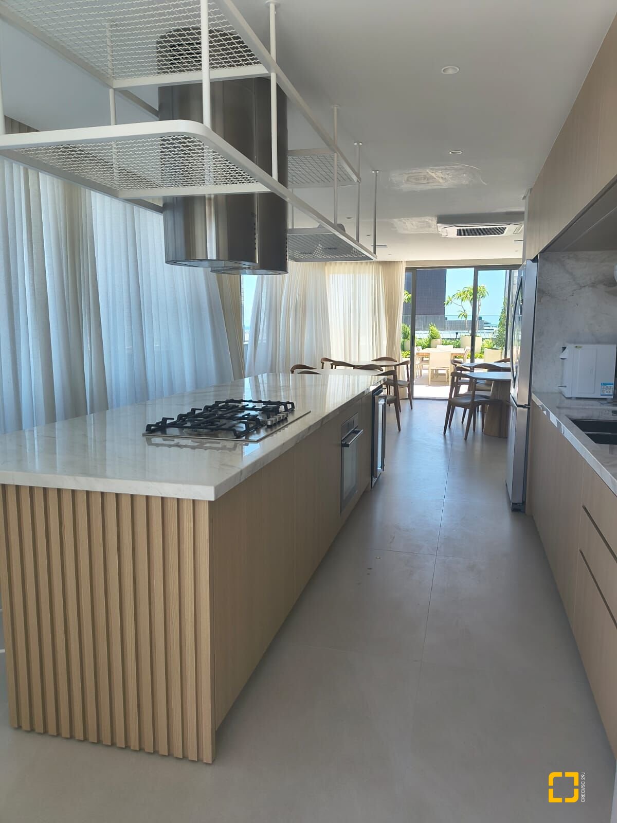 Apartamento com 120m², 6 quartos (sendo 3 suítes), 2 garagens, no bairro Jurerê Internacional em Florianópolis
