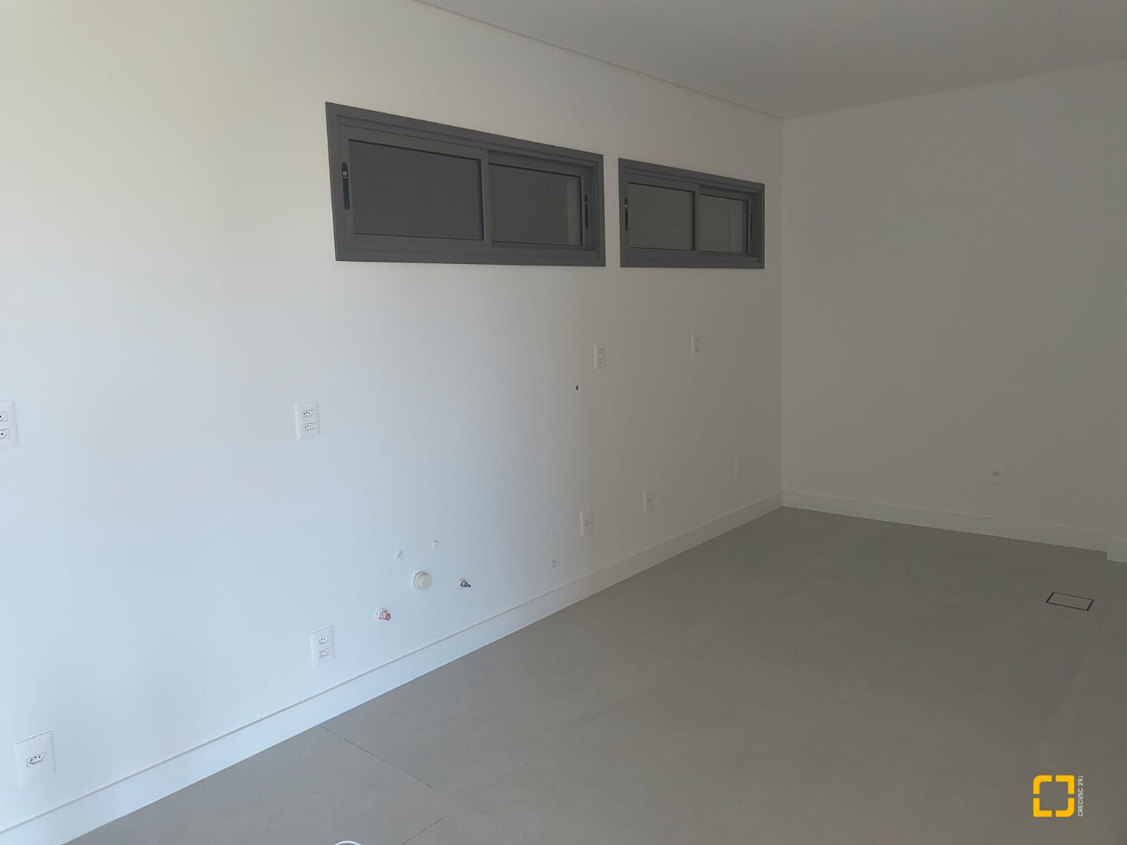 Apartamento com 120m², 6 quartos (sendo 3 suítes), 2 garagens, no bairro Jurerê Internacional em Florianópolis