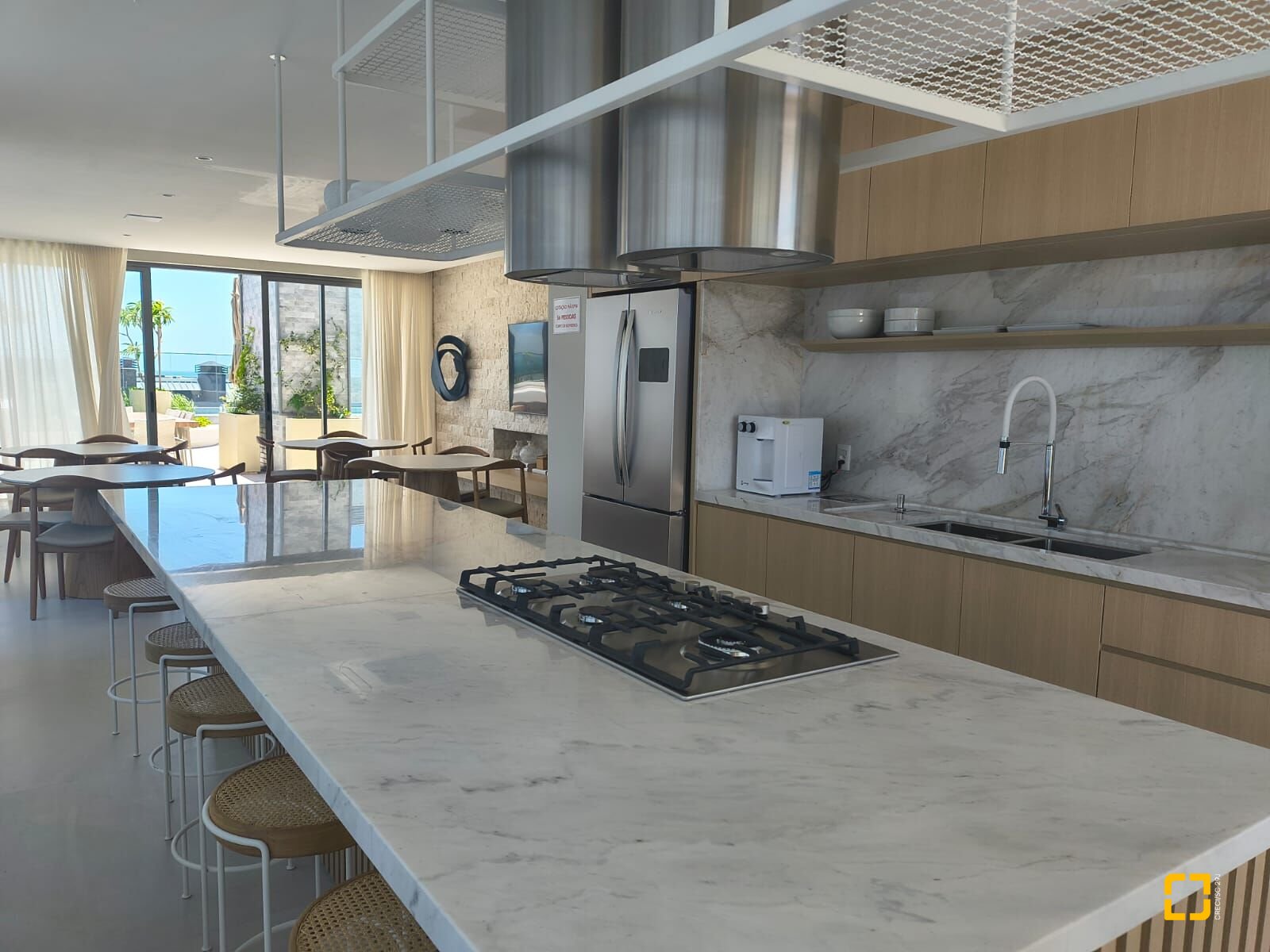 Apartamento com 120m², 6 quartos (sendo 3 suítes), 2 garagens, no bairro Jurerê Internacional em Florianópolis