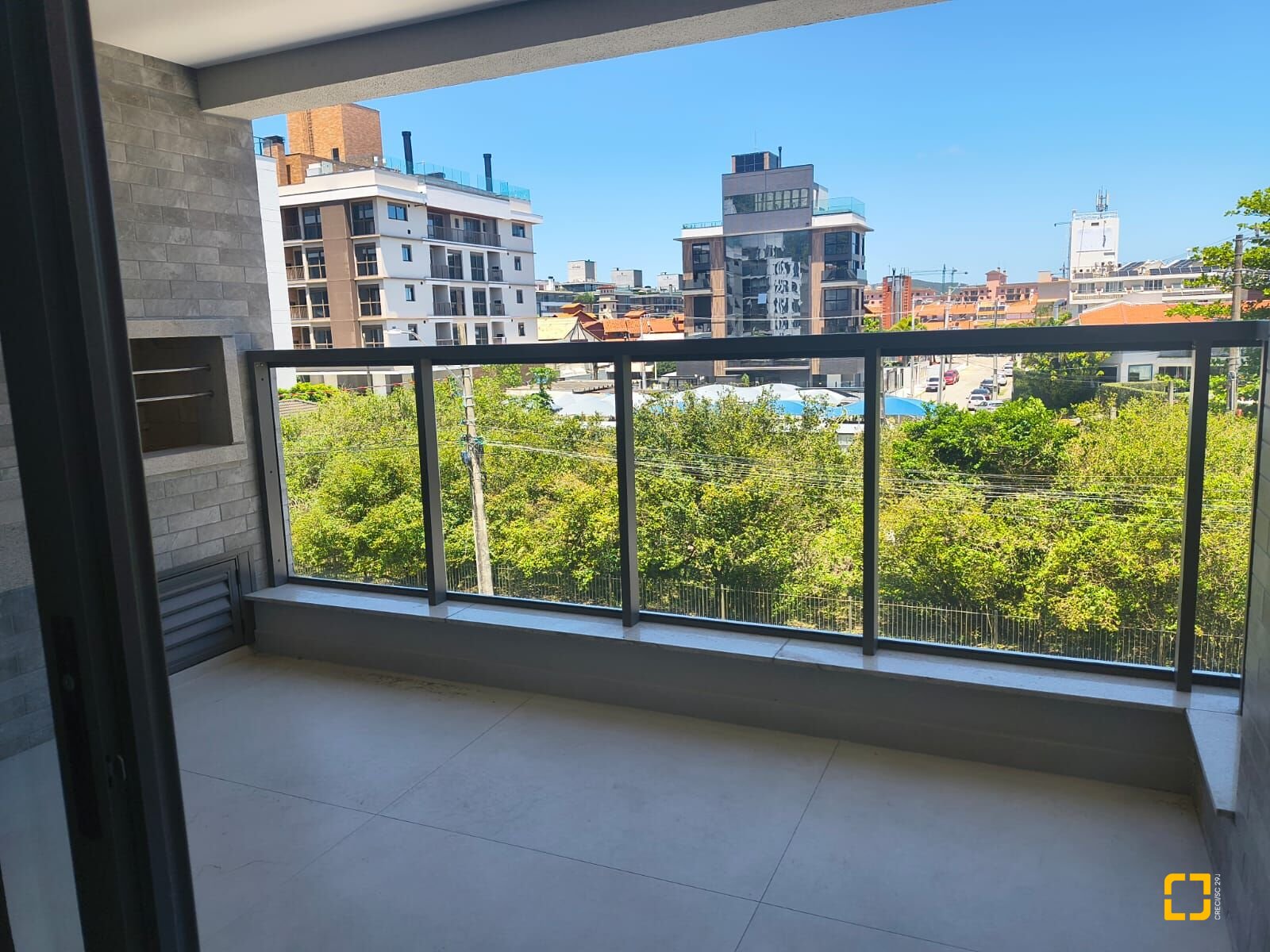 Apartamento com 120m², 6 quartos (sendo 3 suítes), 2 garagens, no bairro Jurerê Internacional em Florianópolis