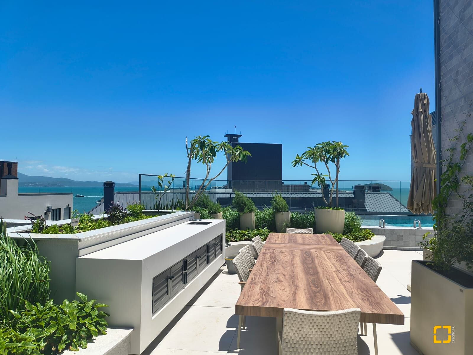 Apartamento com 120m², 6 quartos (sendo 3 suítes), 2 garagens, no bairro Jurerê Internacional em Florianópolis