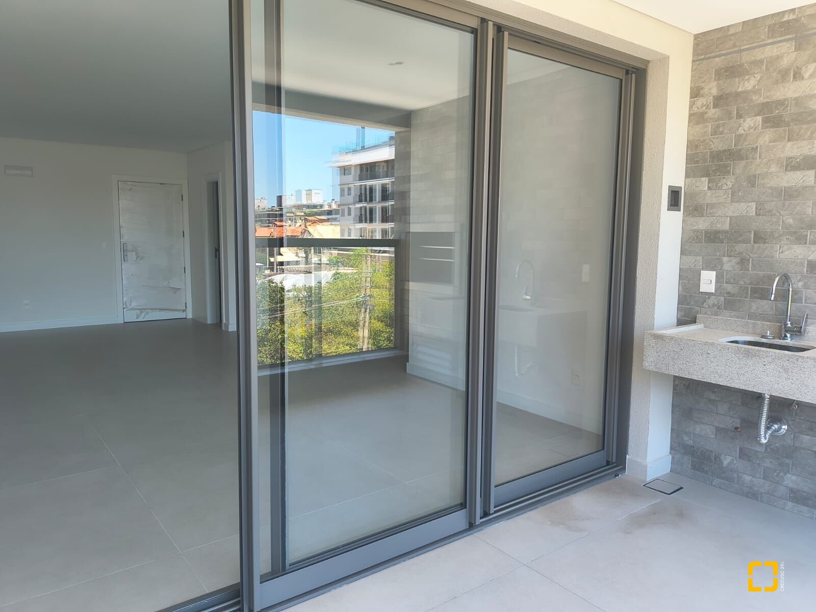 Apartamento com 120m², 6 quartos (sendo 3 suítes), 2 garagens, no bairro Jurerê Internacional em Florianópolis