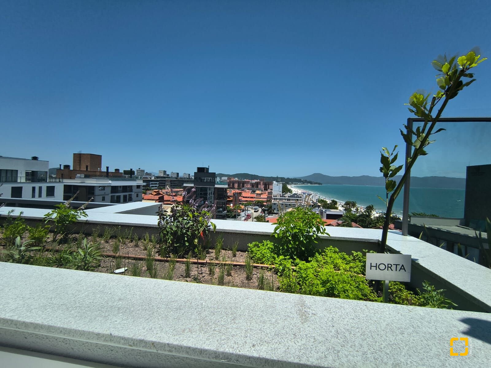 Apartamento com 120m², 6 quartos (sendo 3 suítes), 2 garagens, no bairro Jurerê Internacional em Florianópolis