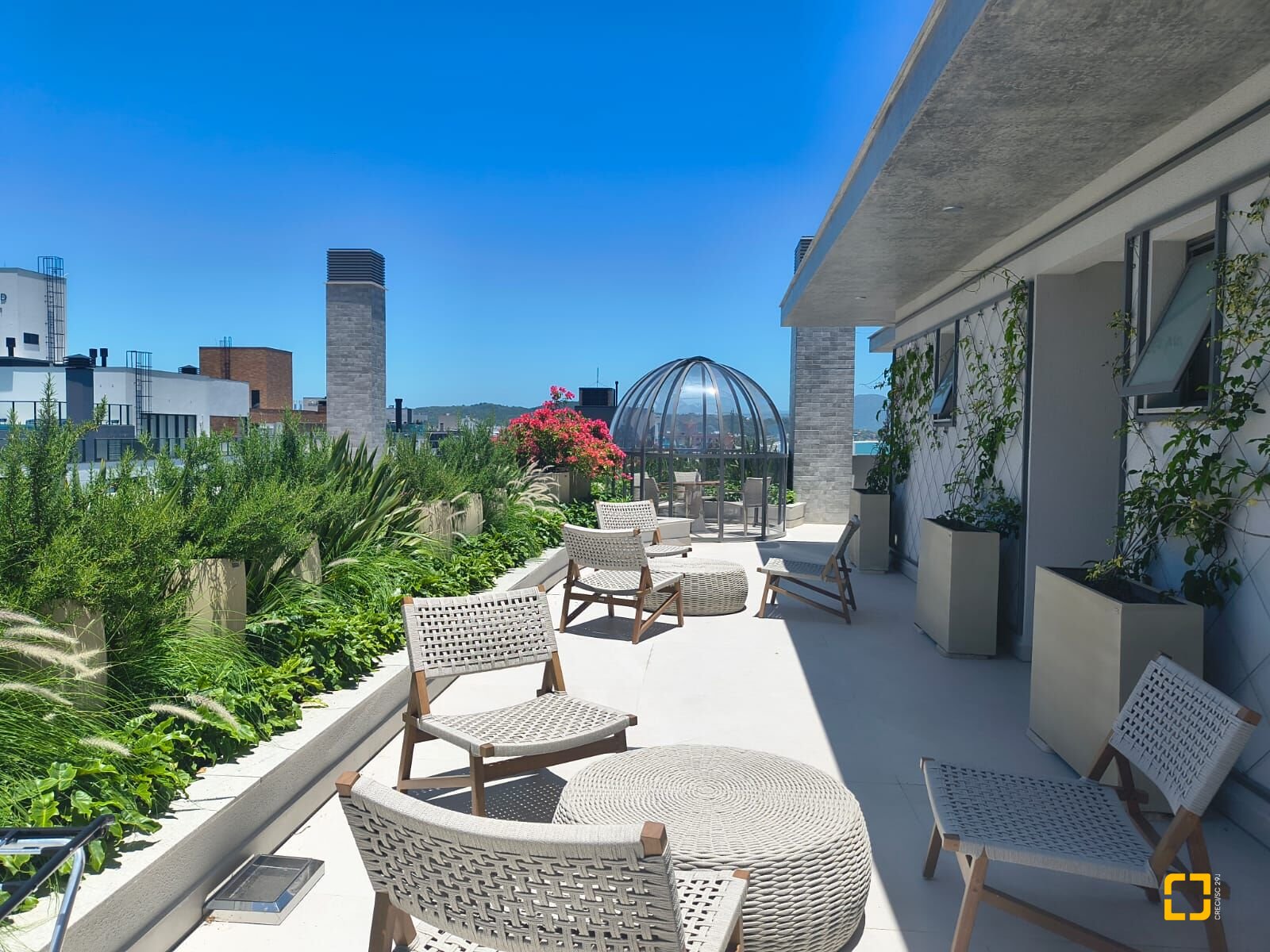 Apartamento com 120m², 6 quartos (sendo 3 suítes), 2 garagens, no bairro Jurerê Internacional em Florianópolis