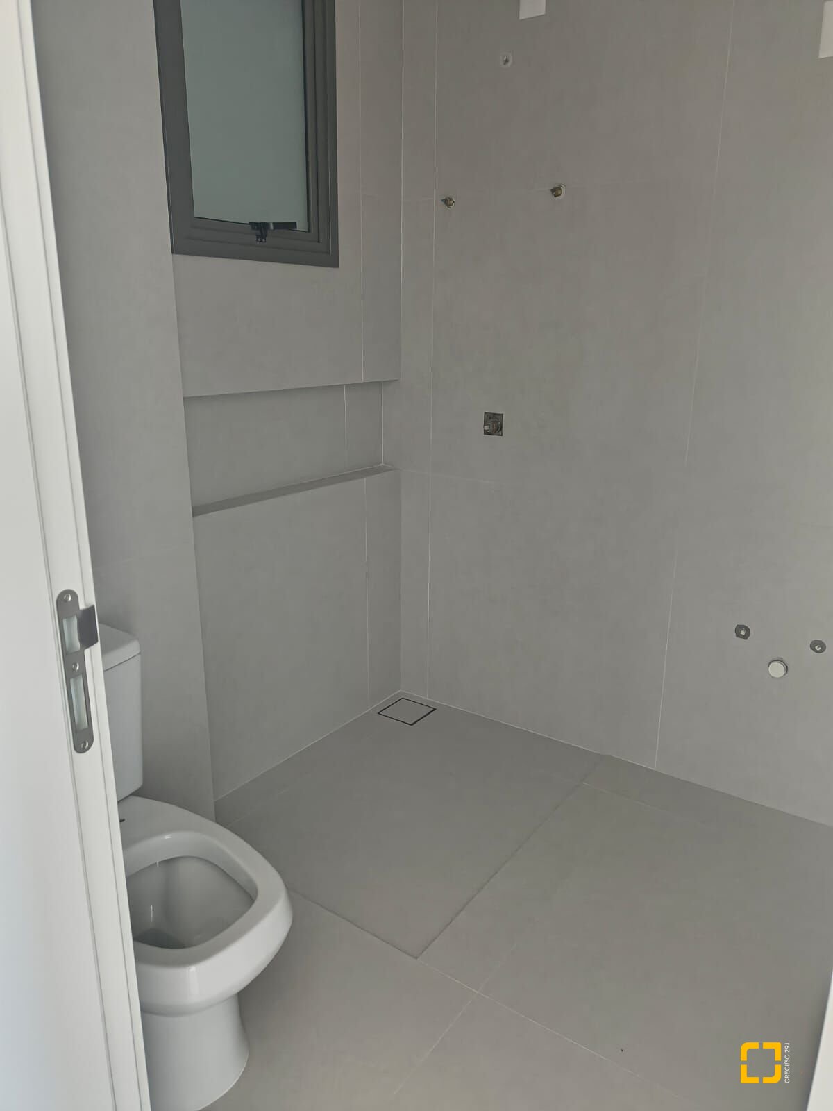 Apartamento com 120m², 6 quartos (sendo 3 suítes), 2 garagens, no bairro Jurerê Internacional em Florianópolis