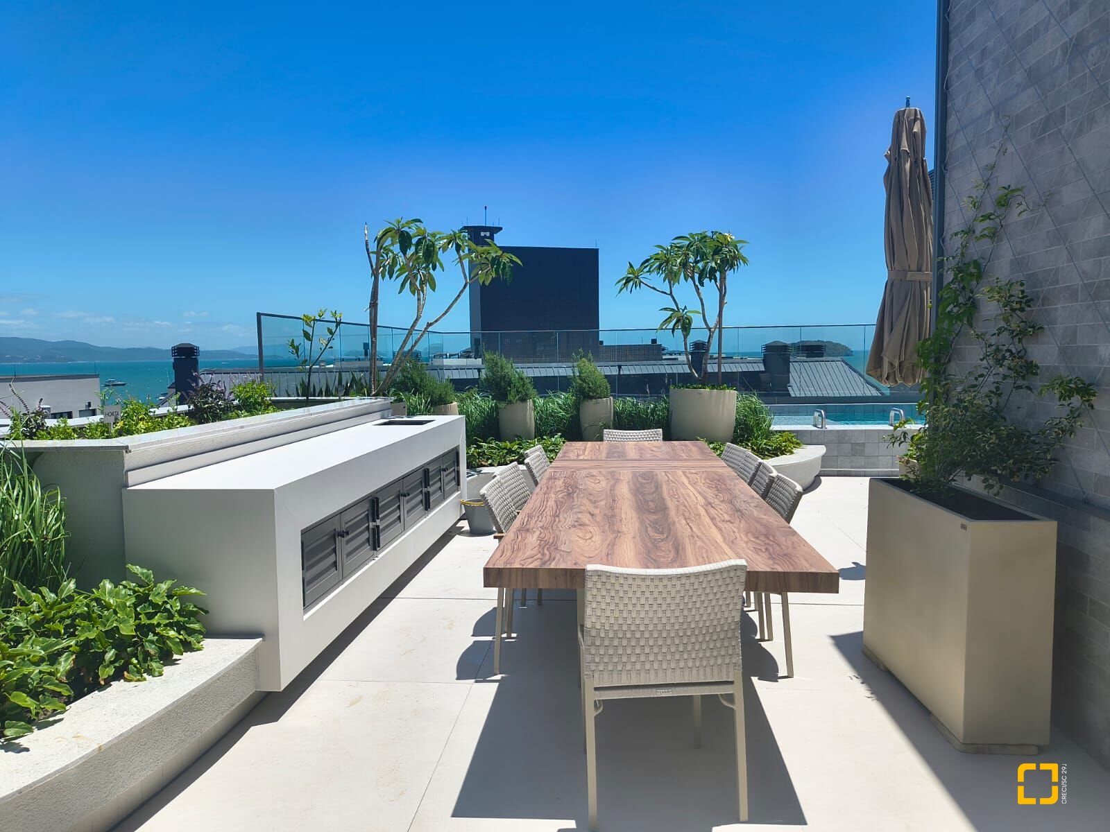 Apartamento com 120m², 6 quartos (sendo 3 suítes), 2 garagens, no bairro Jurerê Internacional em Florianópolis