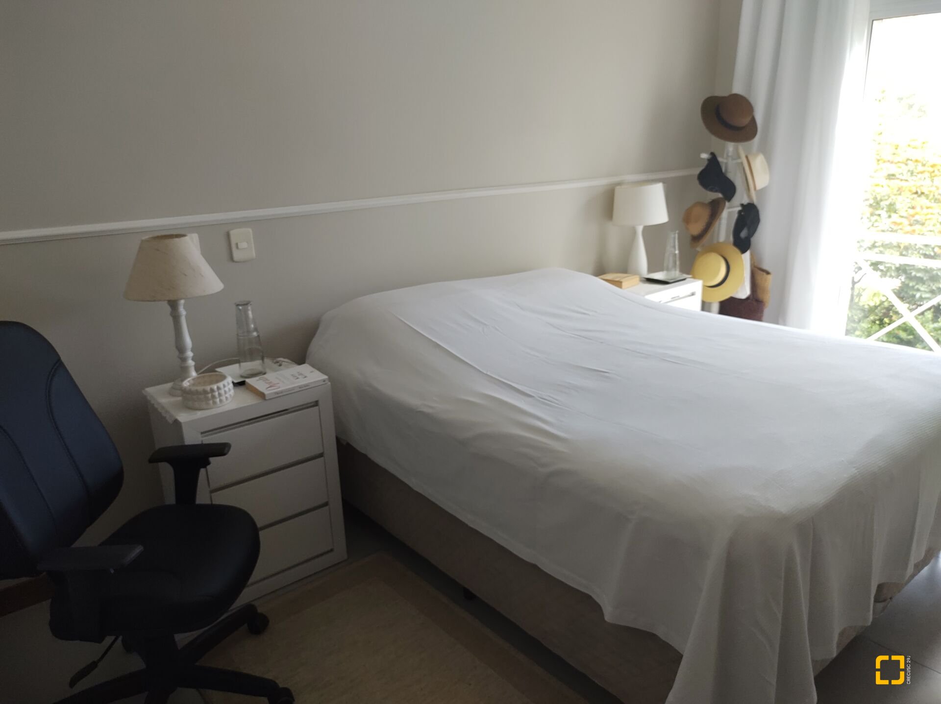 Apartamento com 117m², 5 quartos (sendo 2 suítes), 2 garagens, no bairro Jurerê em Florianópolis