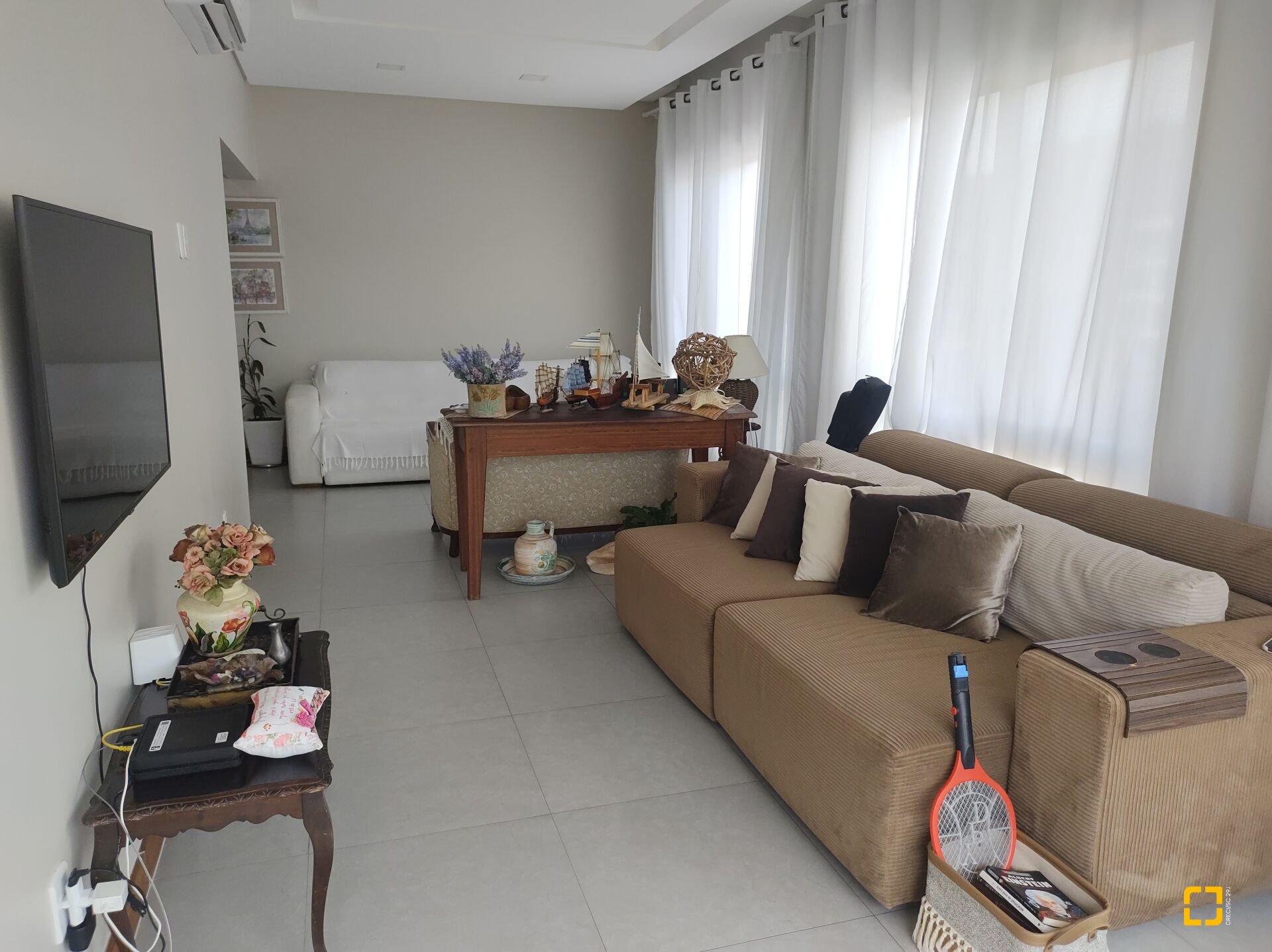Apartamento com 117m², 5 quartos (sendo 2 suítes), 2 garagens, no bairro Jurerê em Florianópolis