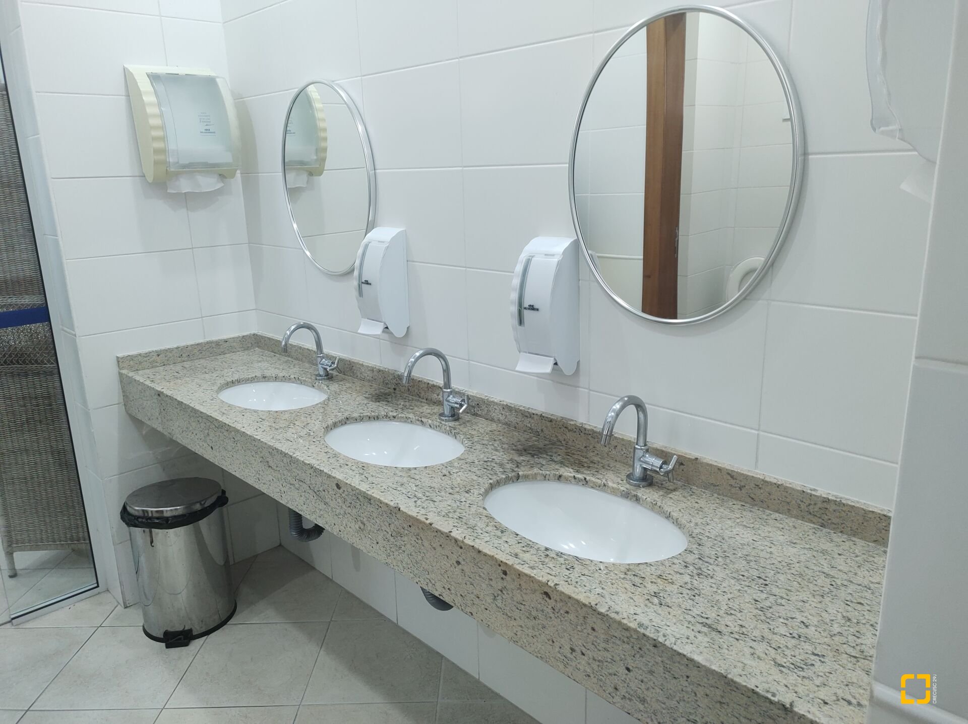 Apartamento com 117m², 5 quartos (sendo 2 suítes), 2 garagens, no bairro Jurerê em Florianópolis