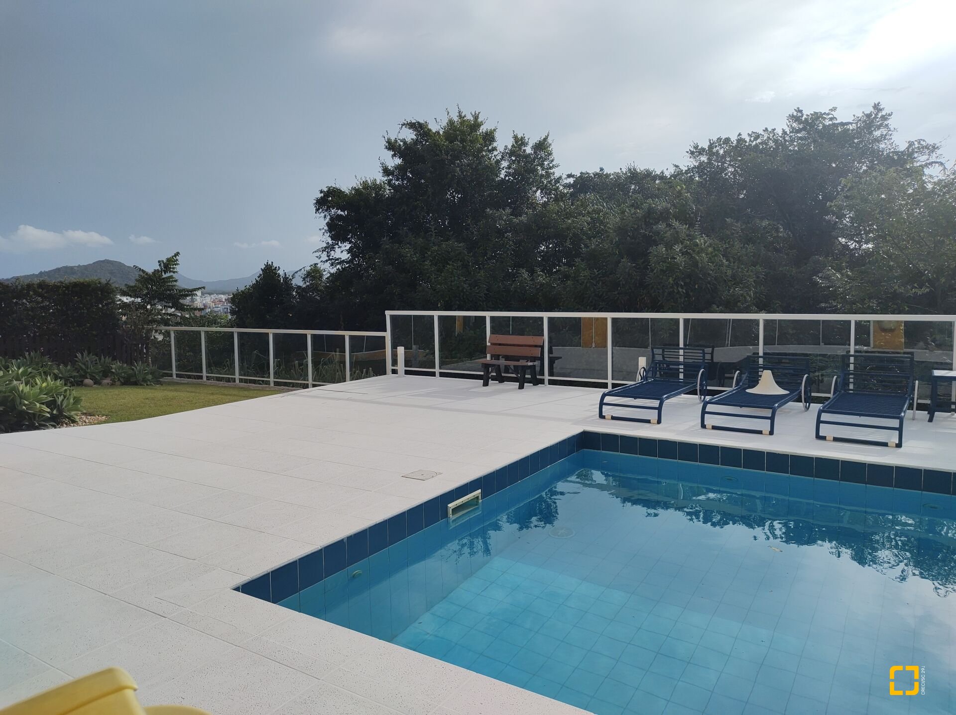 Apartamento com 117m², 5 quartos (sendo 2 suítes), 2 garagens, no bairro Jurerê em Florianópolis